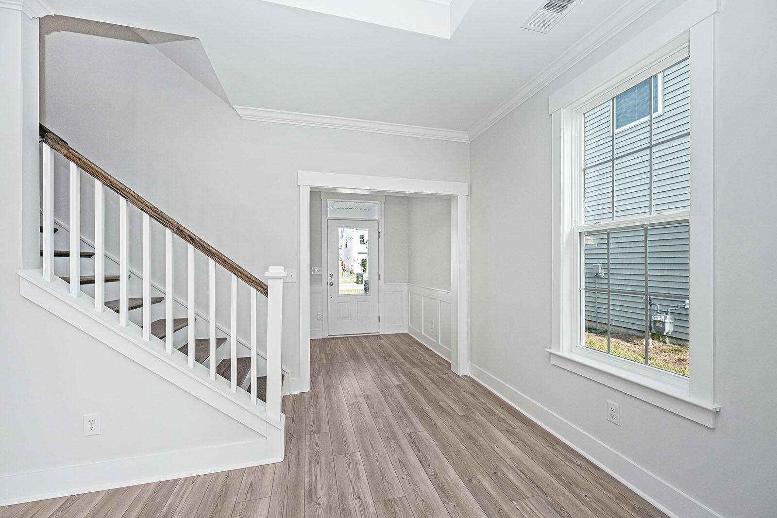 Property image 2 of 111 Sawlog Drive in Hewing Farms, Summerville, SC 29486