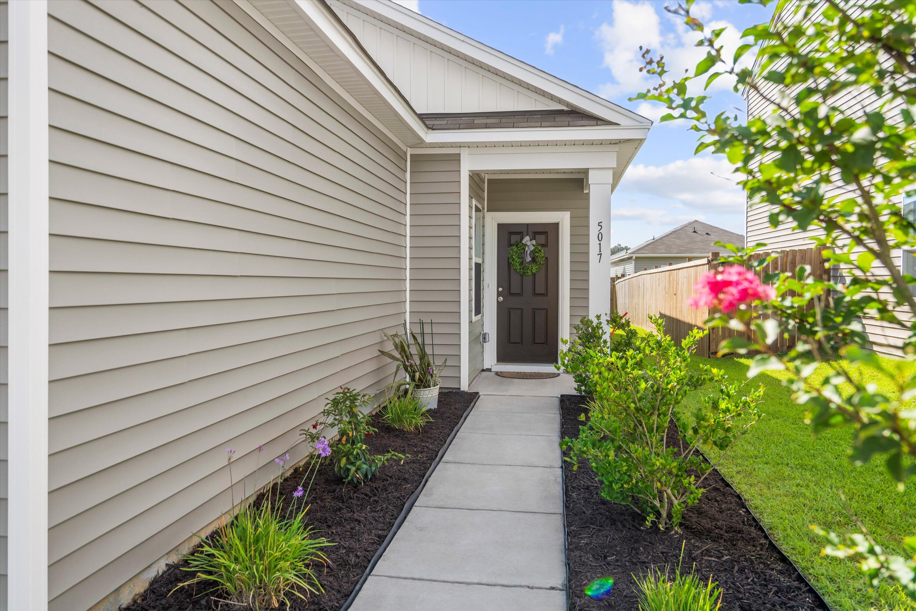Property image 2 of 5017 Ferry Field Drive in Watson Hill, Summerville, SC 29485