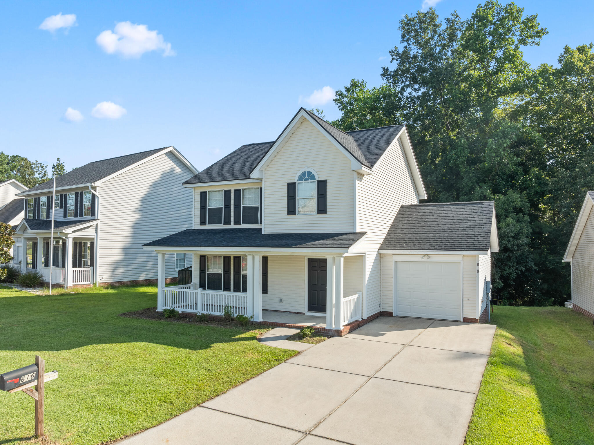 Property image 2 of 616 Saint Ives Lane in Devon Forest, Goose Creek, SC 29445