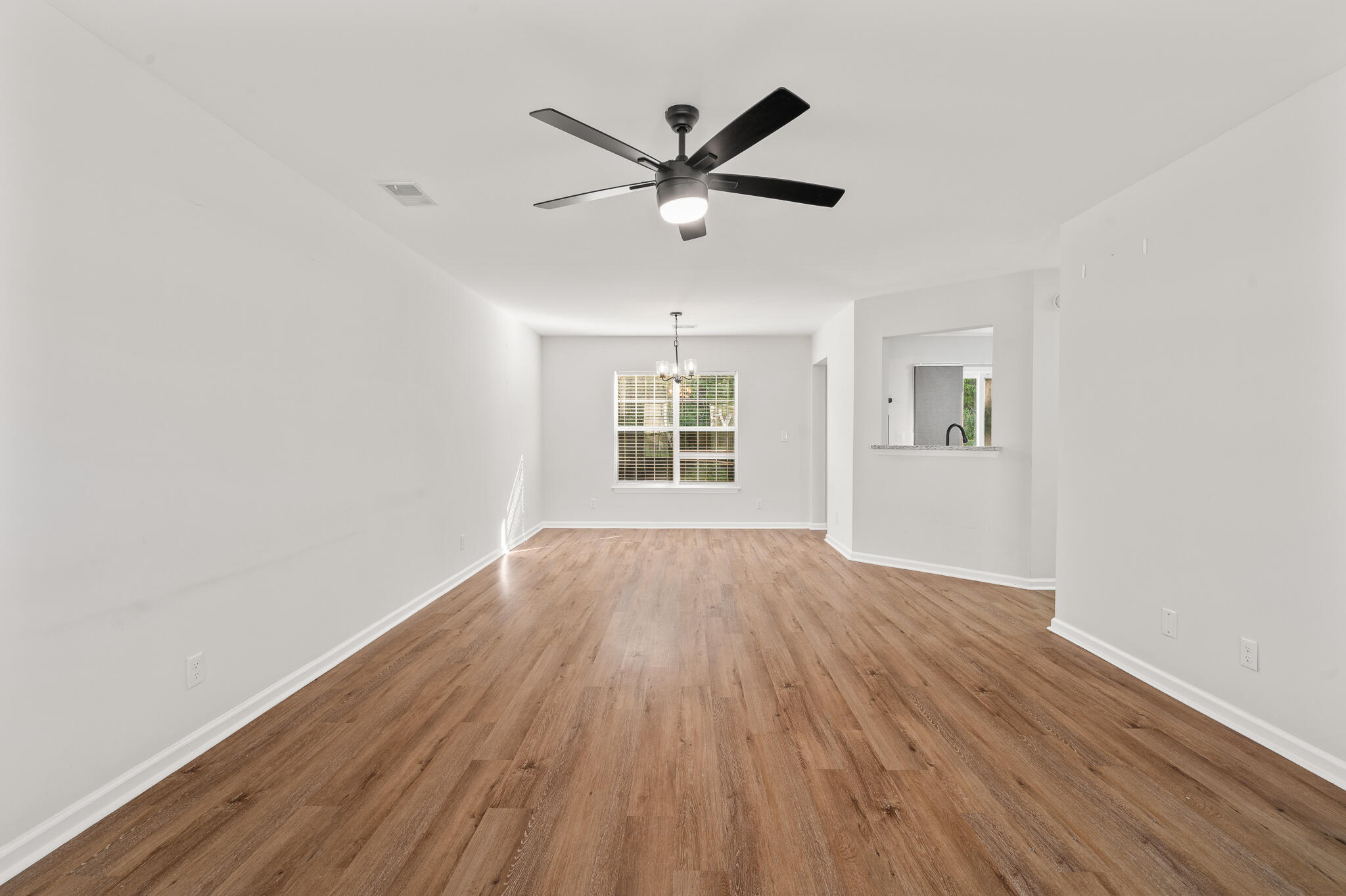 Property image 5 of 616 Saint Ives Lane in Devon Forest, Goose Creek, SC 29445