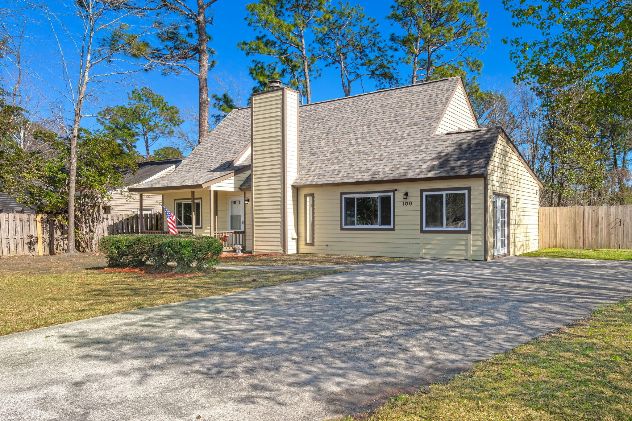 Property image 4 of 100 Traders Station Road in Sangaree, Summerville, SC 29486