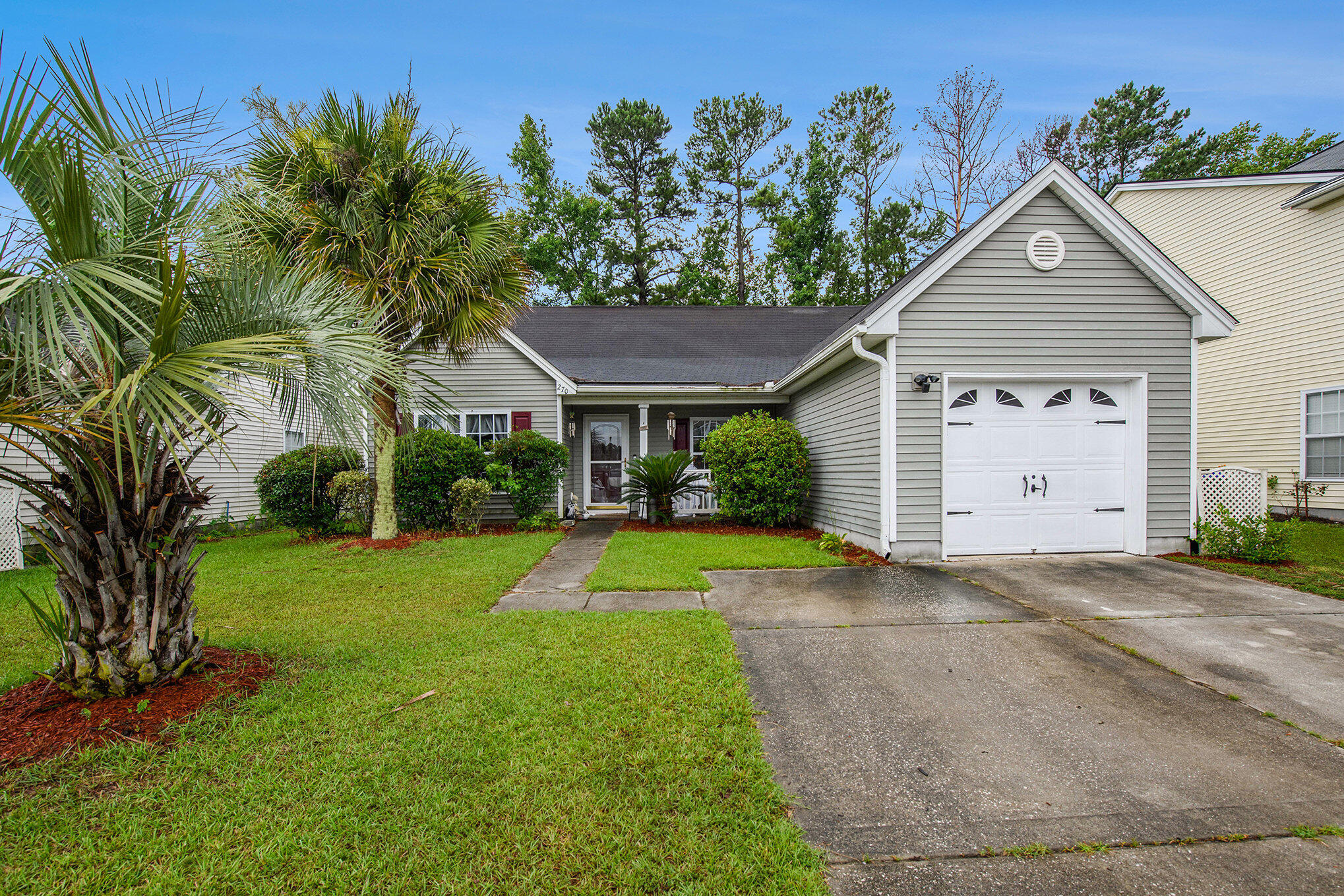 Property image 2 of 270 Avonshire Drive in Weatherstone, Summerville, SC 29483