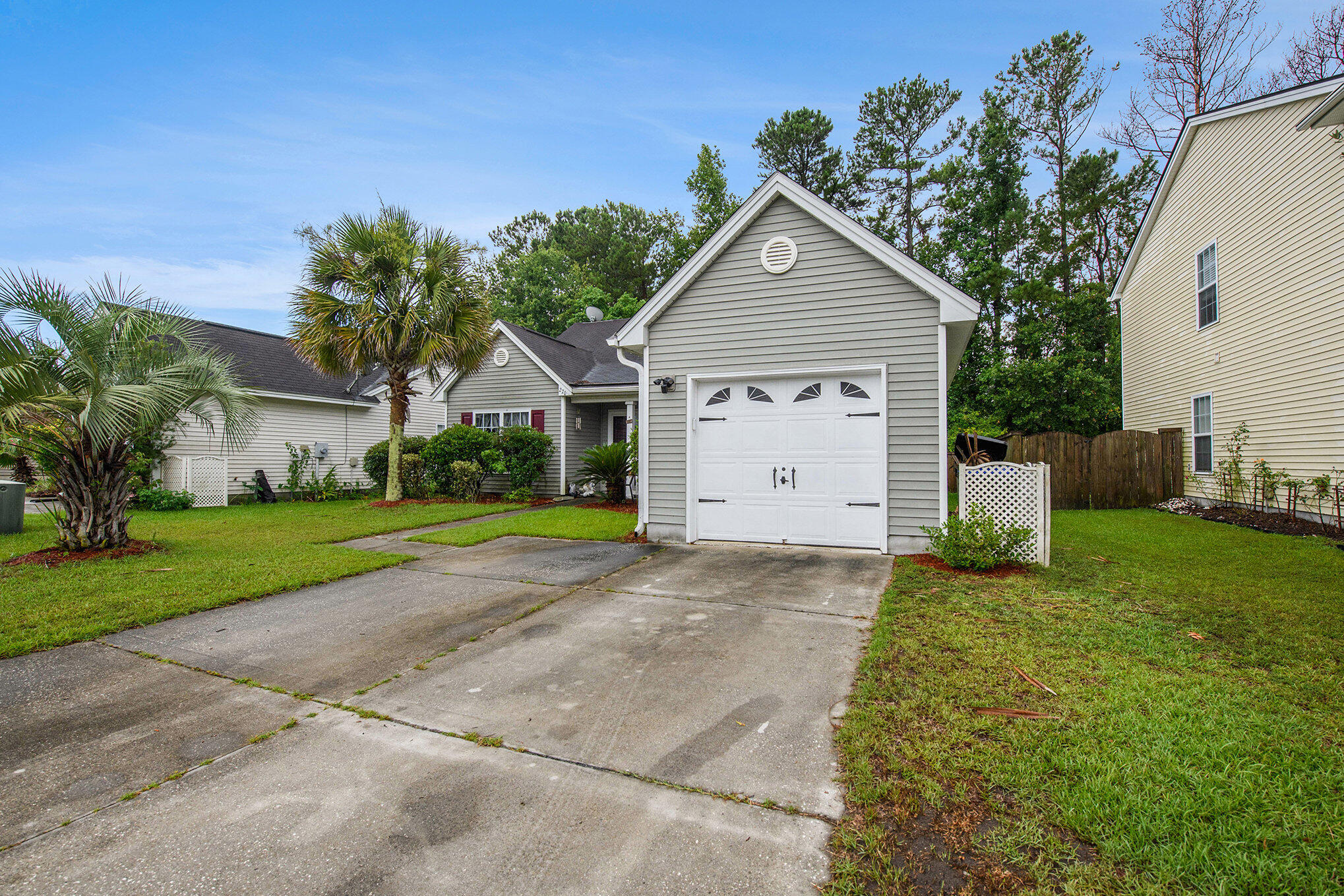 Property image 4 of 270 Avonshire Drive in Weatherstone, Summerville, SC 29483