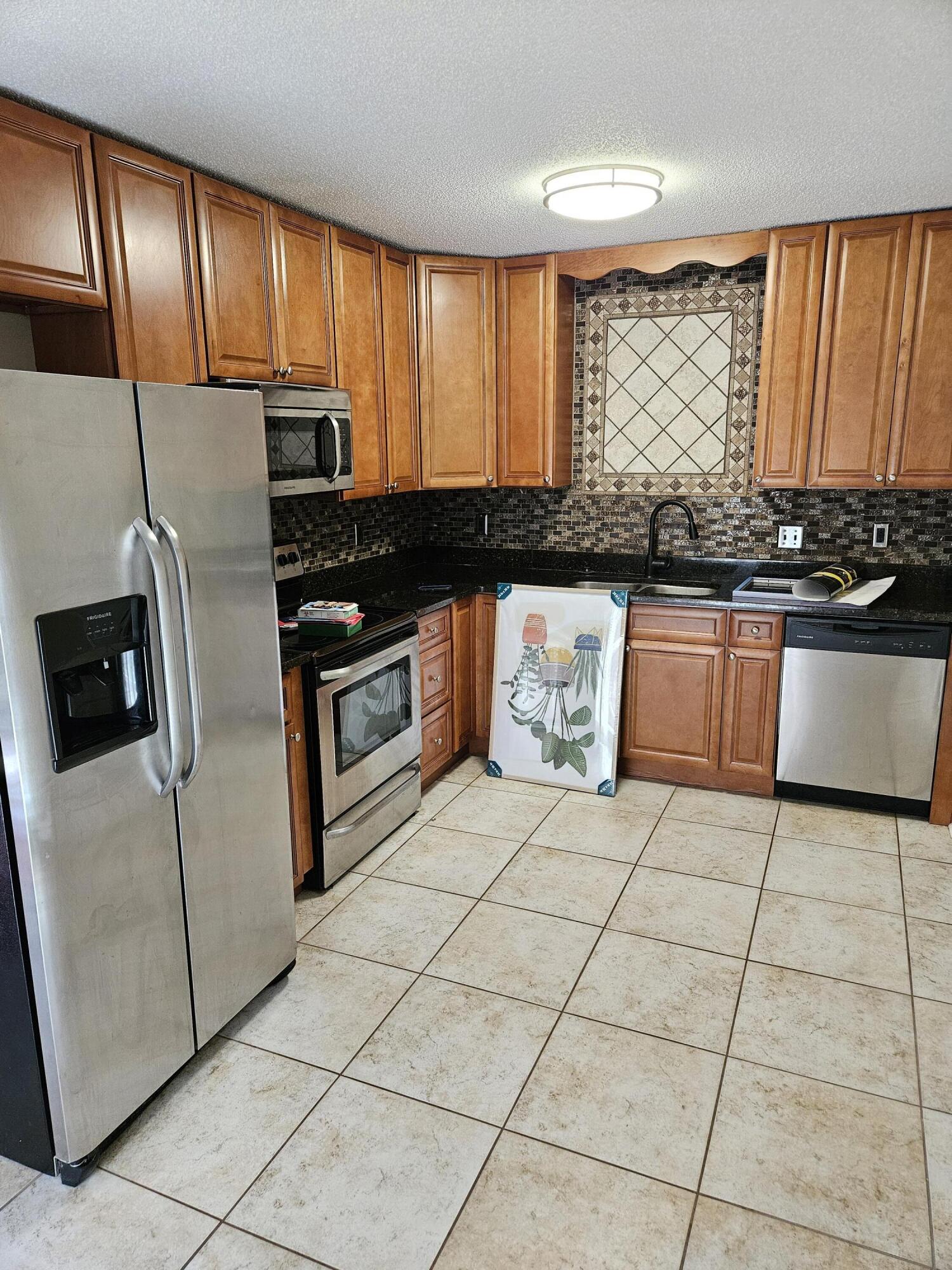 Property image 2 of 103 Bruce Court in Sangaree, Summerville, SC 29486