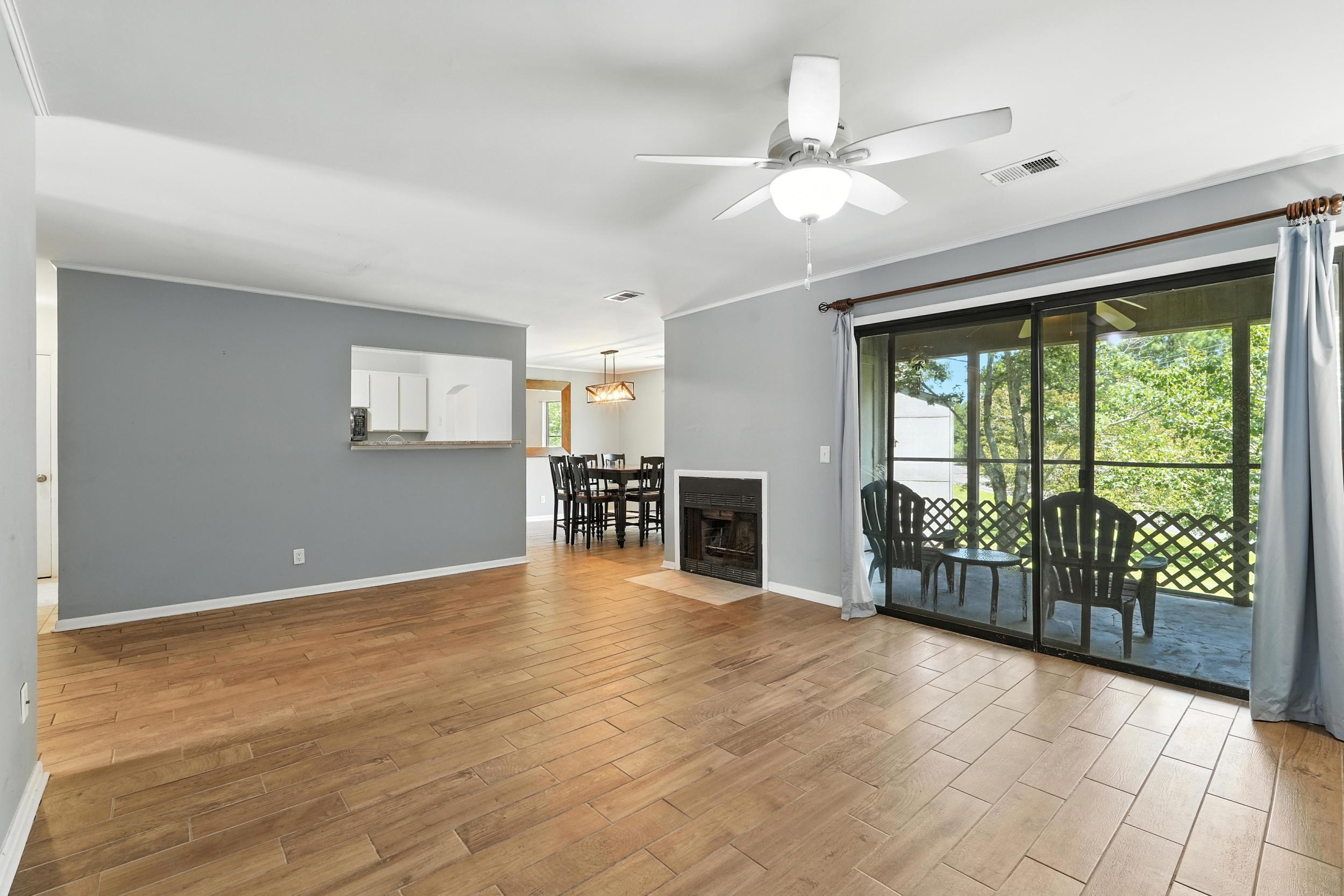 Property image 2 of 607 Greencastle Drive in Greenslake Condominiums, Goose Creek, SC 29445