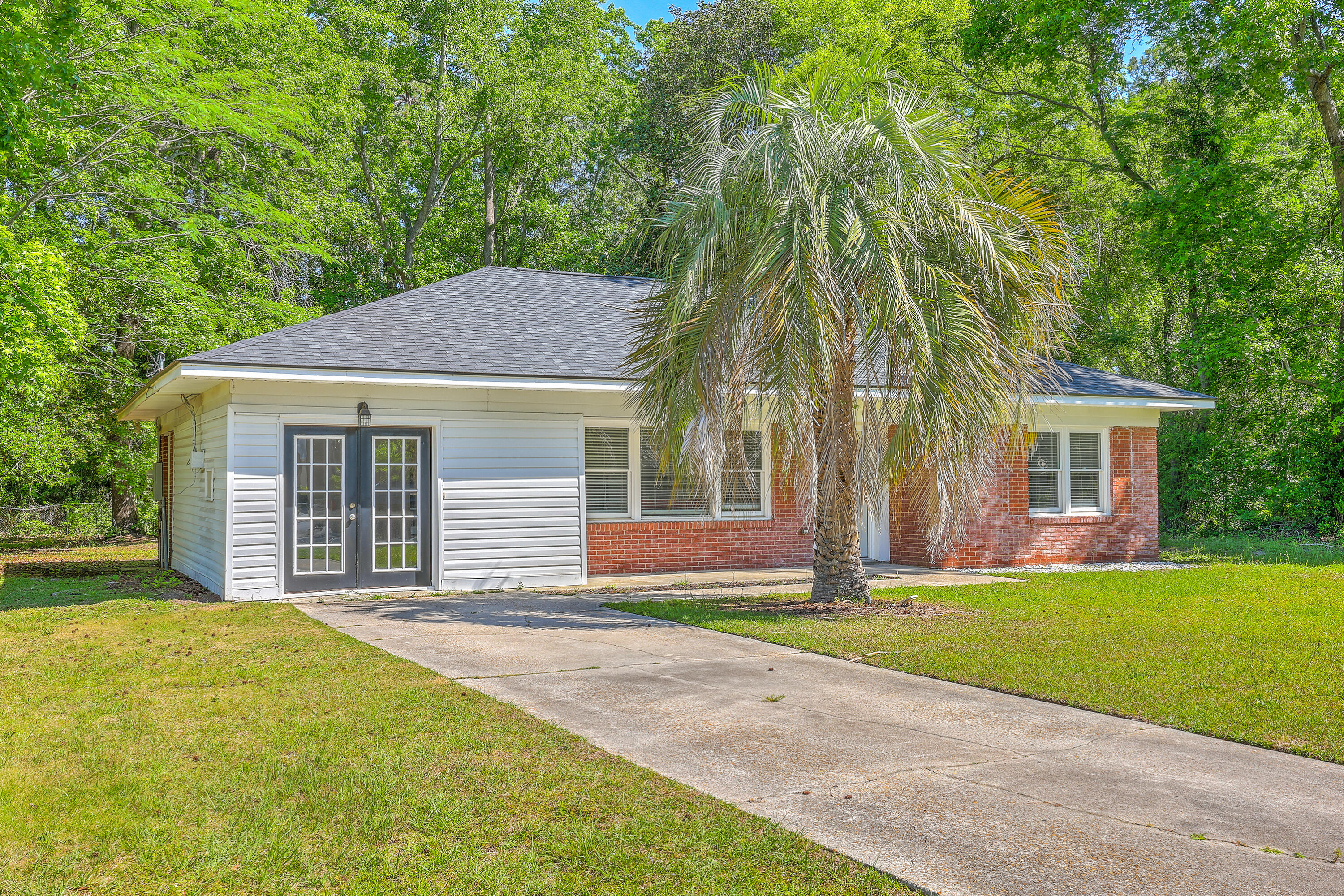 Property image 2 of 2736 Shadow Lane in Deer Park, North Charleston, SC 29406