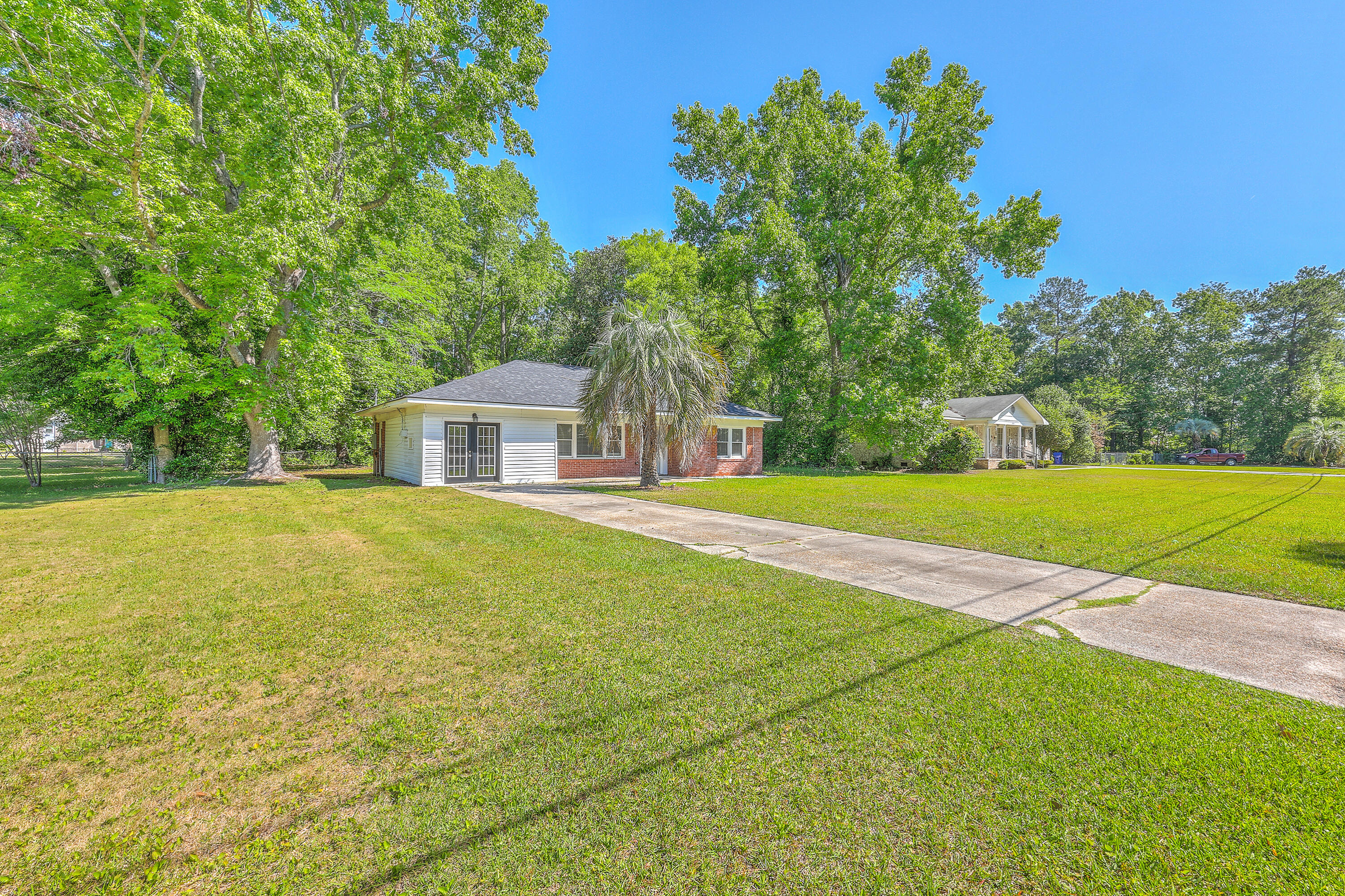 Property image 4 of 2736 Shadow Lane in Deer Park, North Charleston, SC 29406