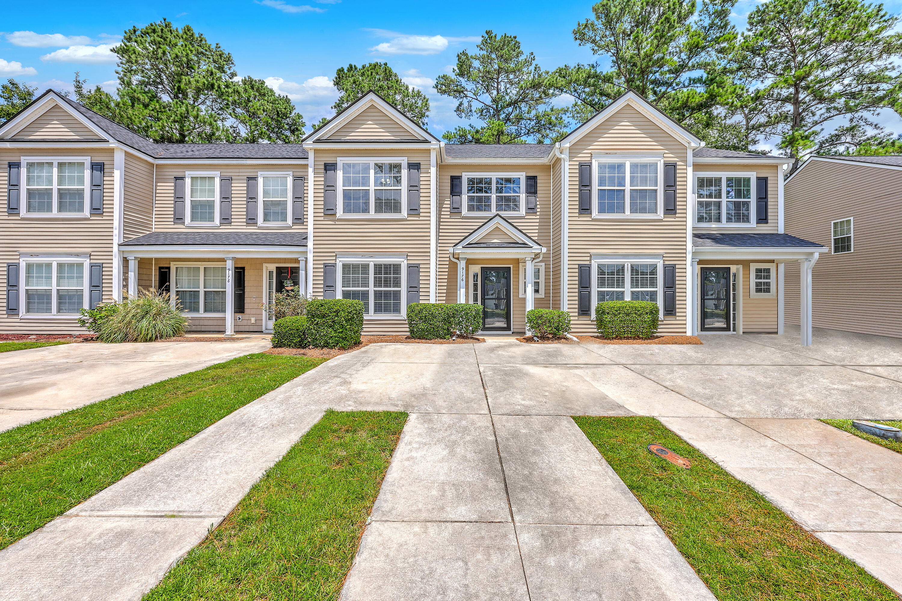 Property image 2 of 9176 Maple Grove Drive in Wescott Plantation, Summerville, SC 29485