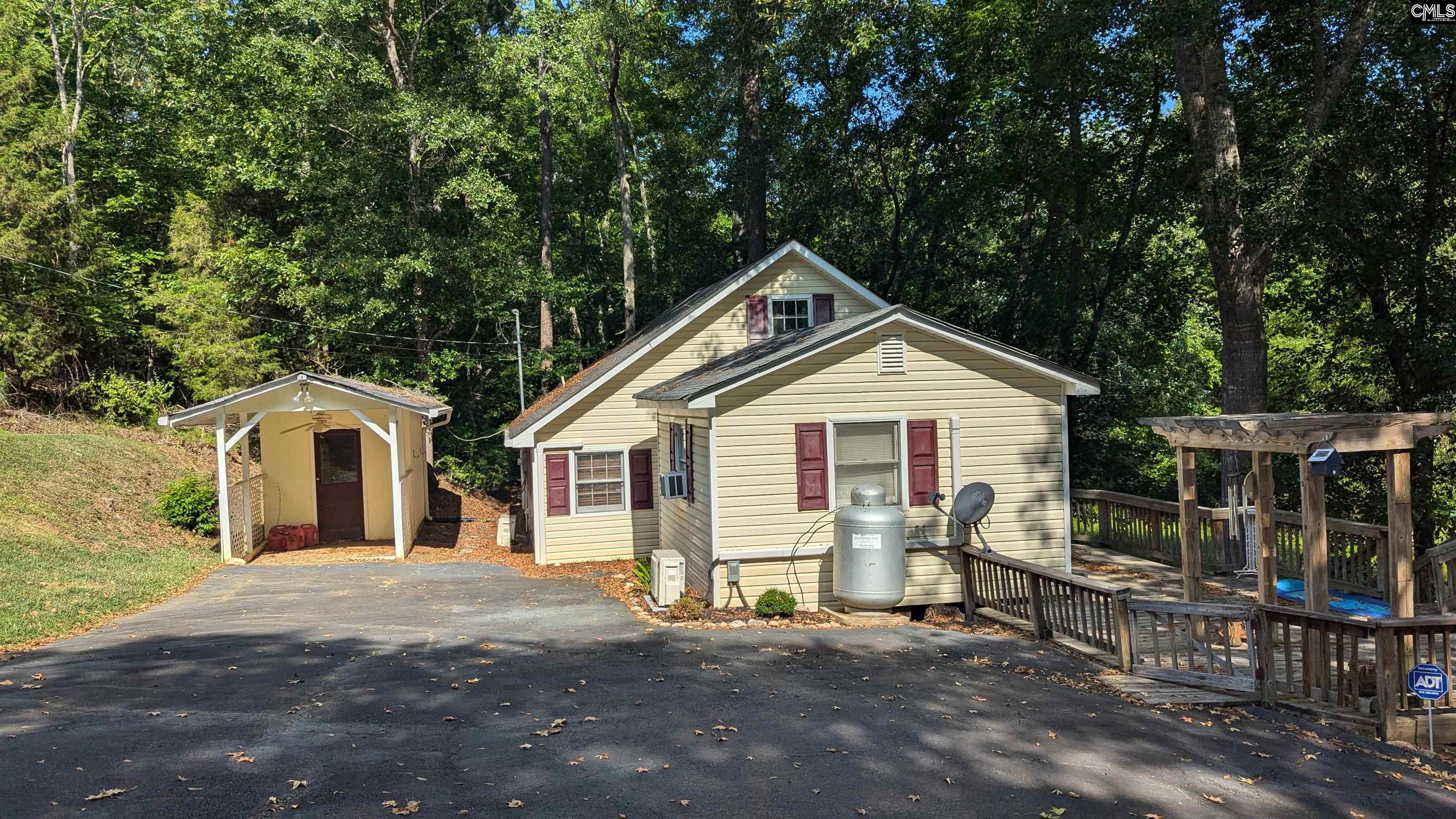 Property image 2 of 705 Deer Run Road in Lake Wateree, Ridgeway, SC 29130-0000