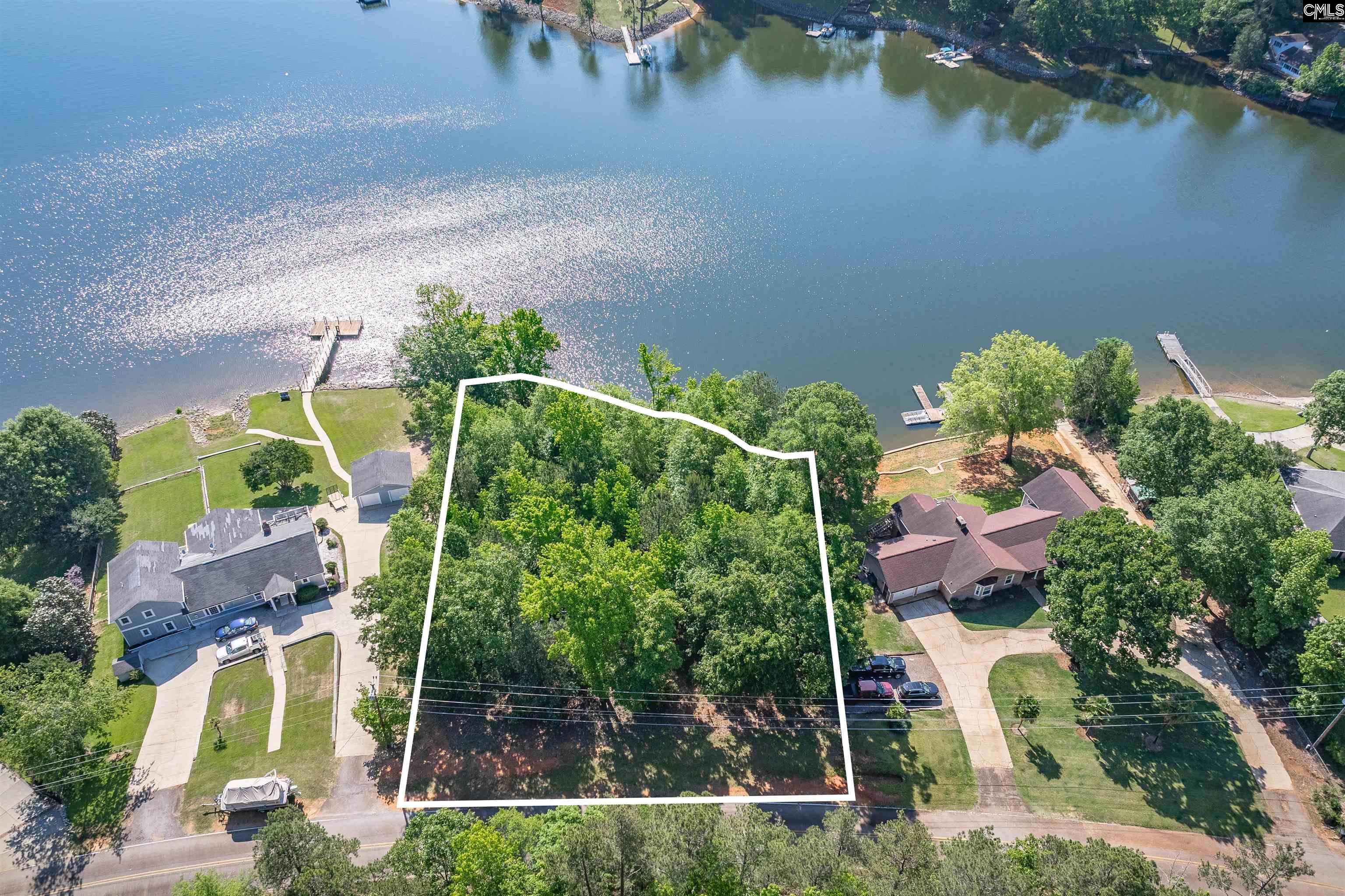 Property image 2 of 2022 Lake Road in Lake Wateree, Ridgeway, SC 29130