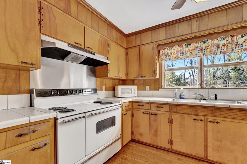 Property image 5 at 114 York Street, Clinton, SC 29325