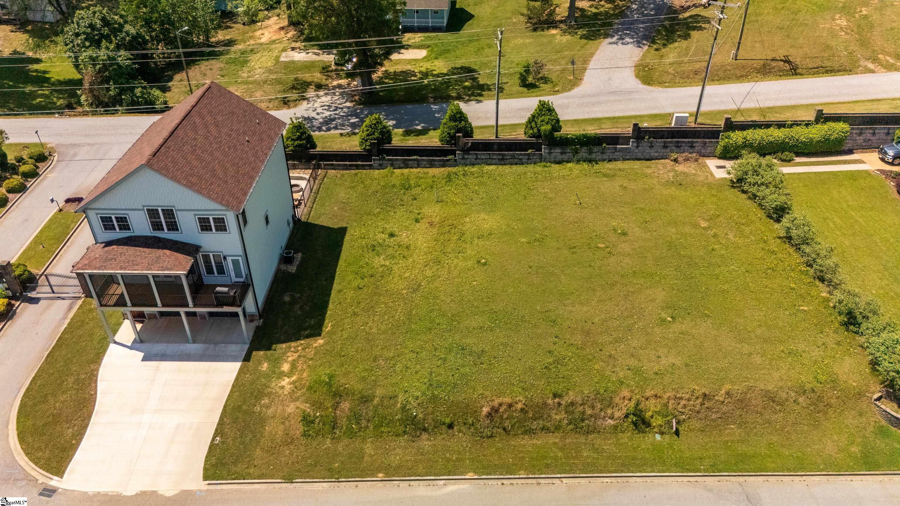 Property image 2 of 203 Indigo Way in Palmetto Crossing, Greenwood, SC 29649