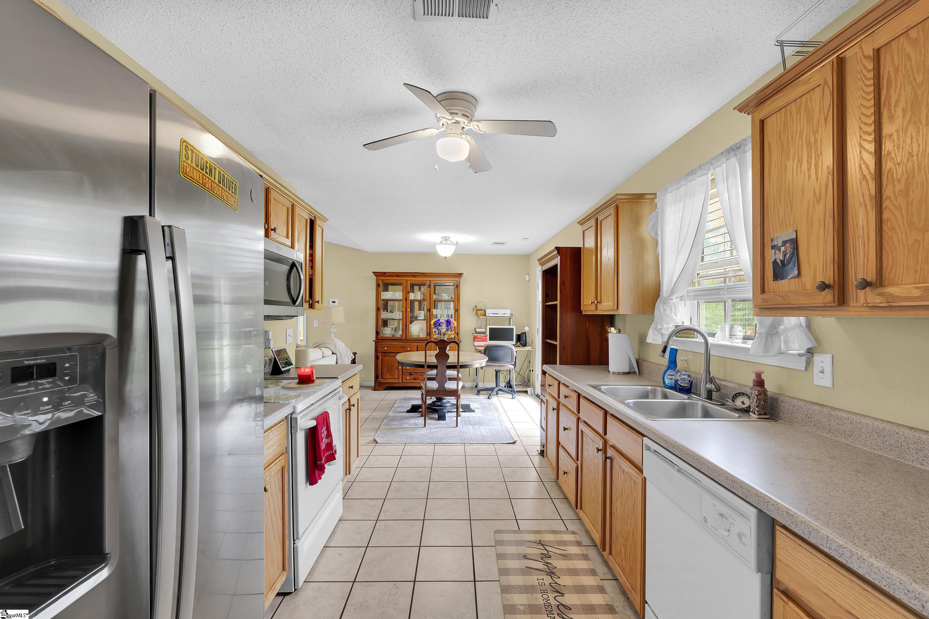Property image 3 of 361 Split Oak Lane in Woods Creek Crossing, Inman, SC 29346