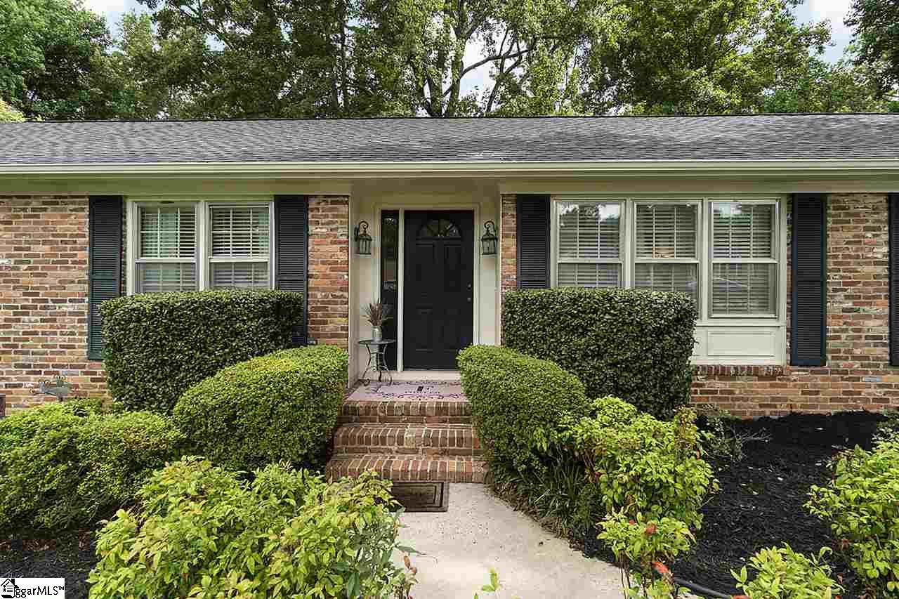 Property image 2 of 111 Crowndale Drive in Gray Fox Run, Taylors, SC 29687