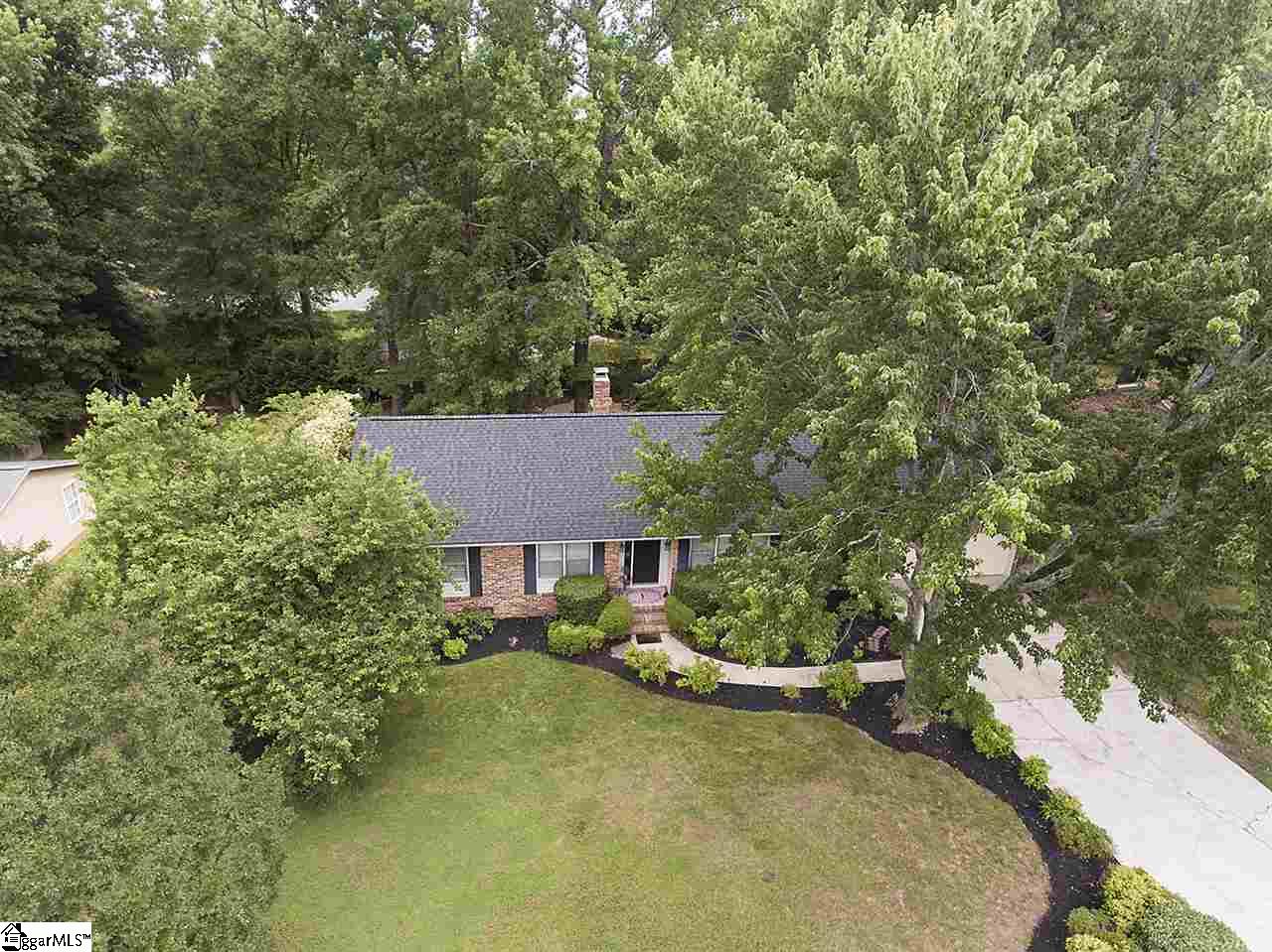 Property image 3 of 111 Crowndale Drive in Gray Fox Run, Taylors, SC 29687