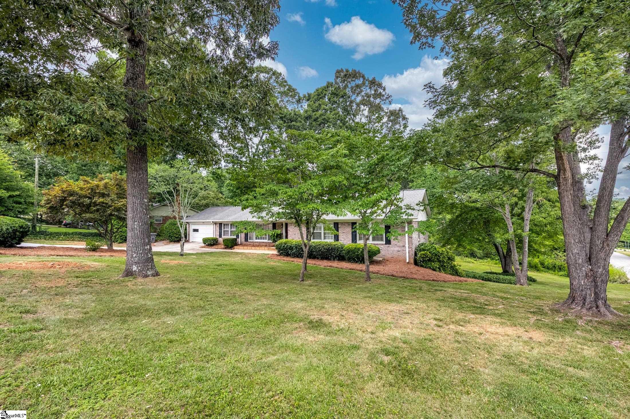 Property image 2 of 900 Butler Springs Road in Heritage Hills, Greenville, SC 29615