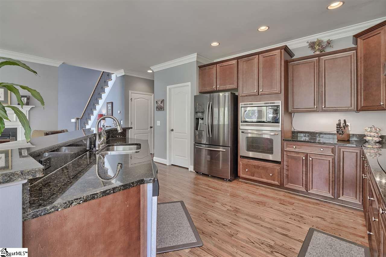 Property image 5 of 214 Moss Wood Circle in Boxwood, Simpsonville, SC 29681