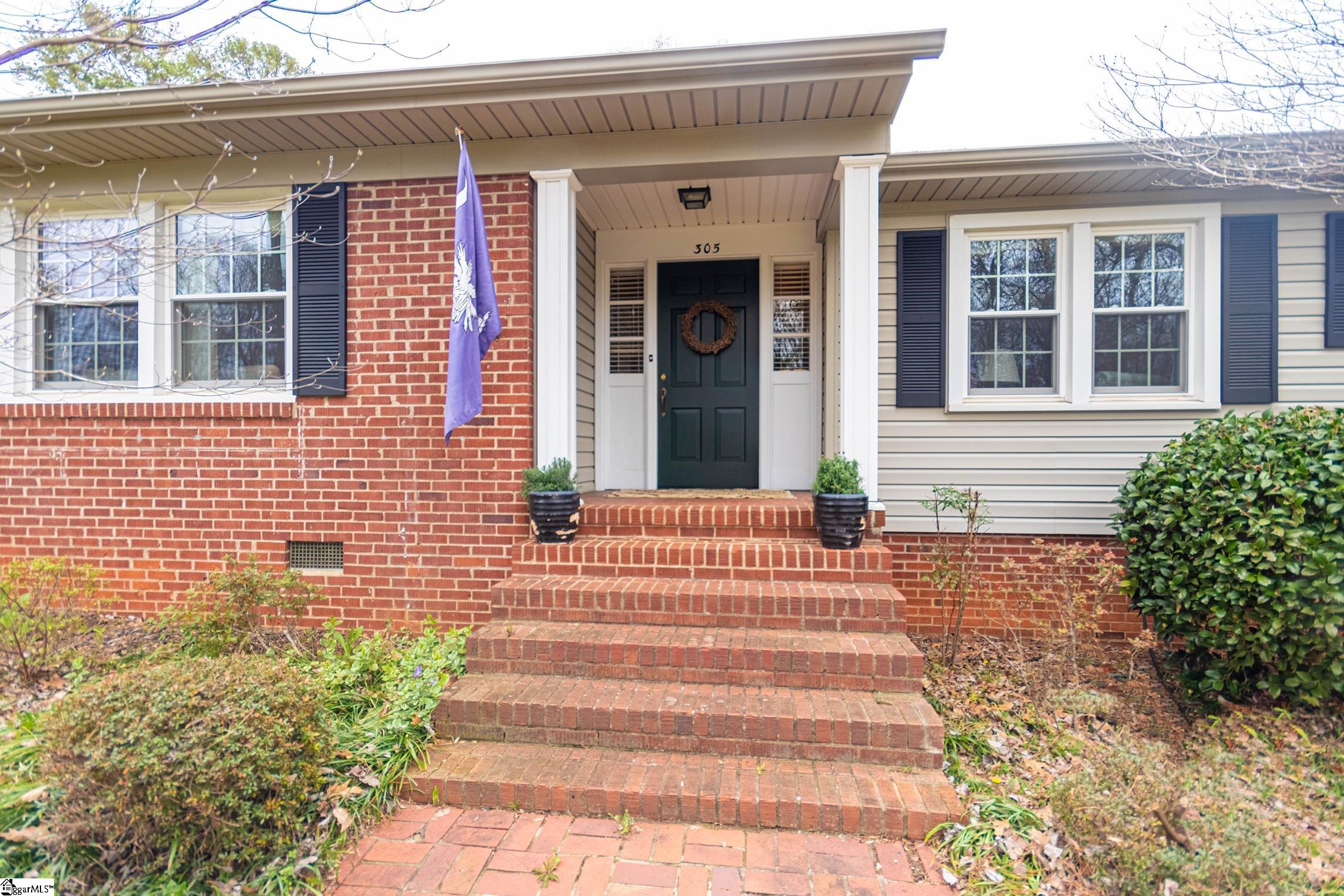Property image 2 of 305 DELLWOOD Drive in Dellwood, Greenville, SC 29609
