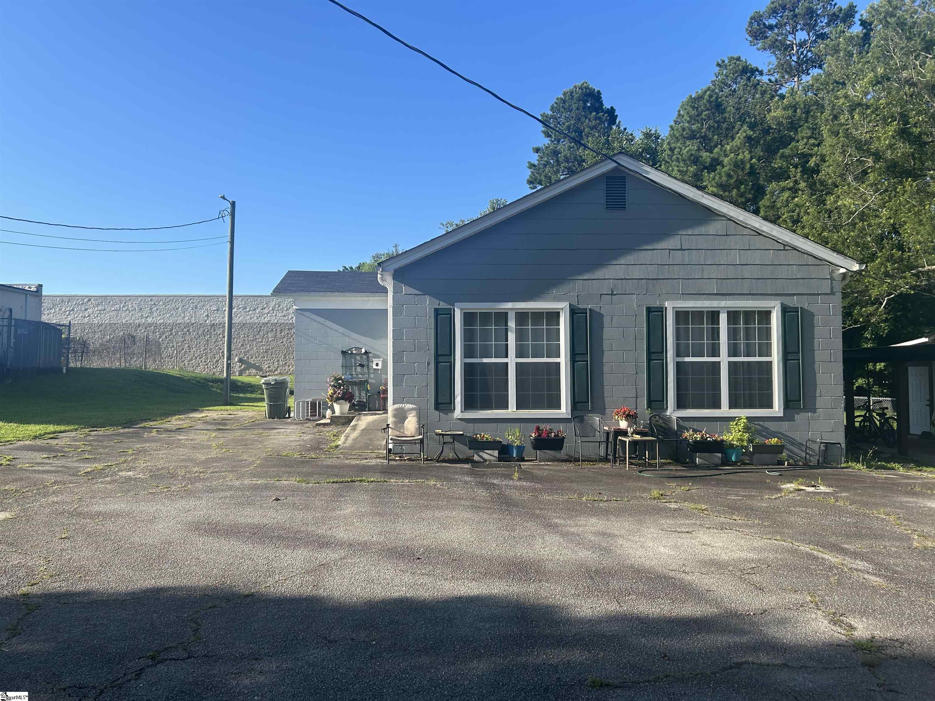 Property image 2 of 101 Elm Street in College View, Clinton, SC 29325