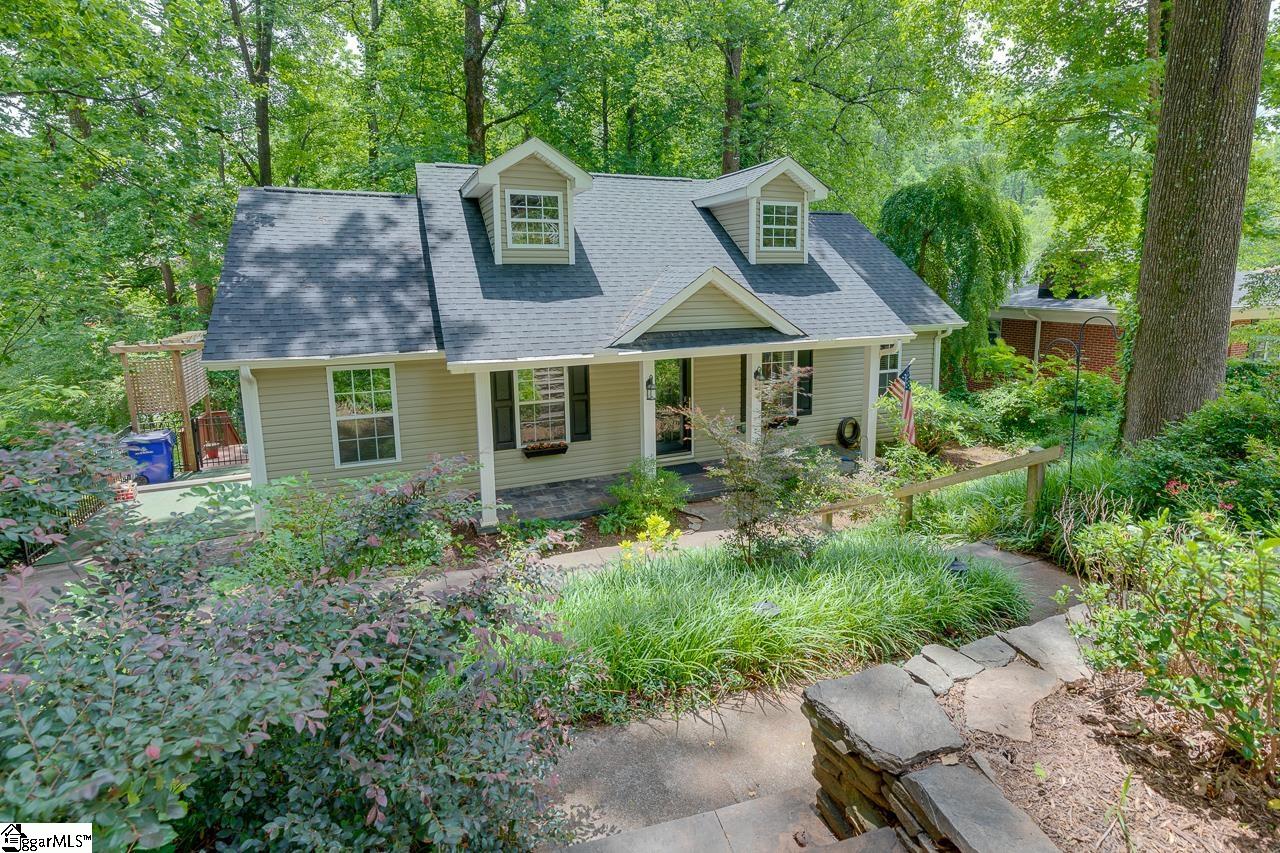 Property image 2 of 216 Dellwood Drive in Dellwood, Greenville, SC 29609