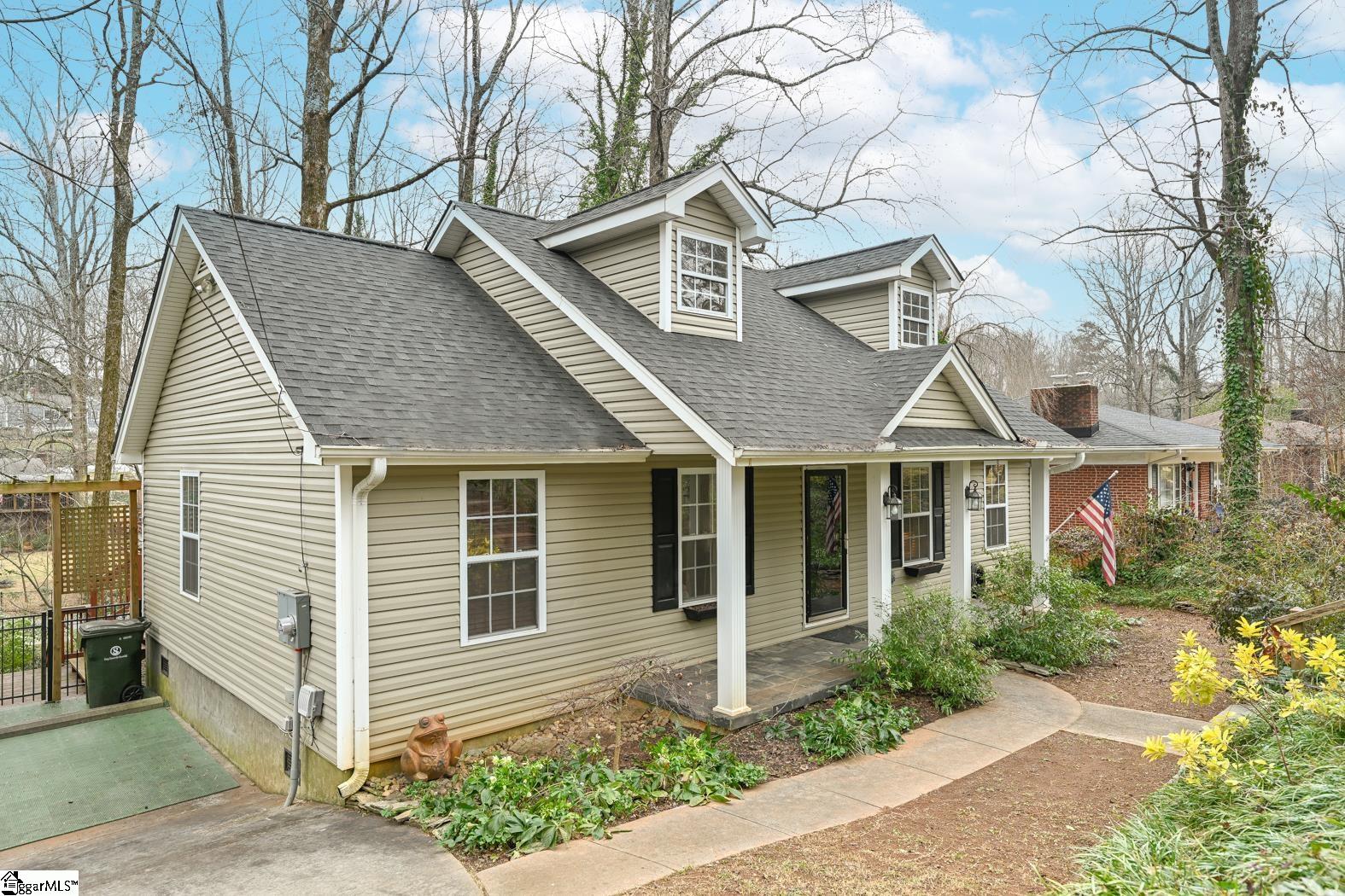Property image 4 of 216 Dellwood Drive in Dellwood, Greenville, SC 29609