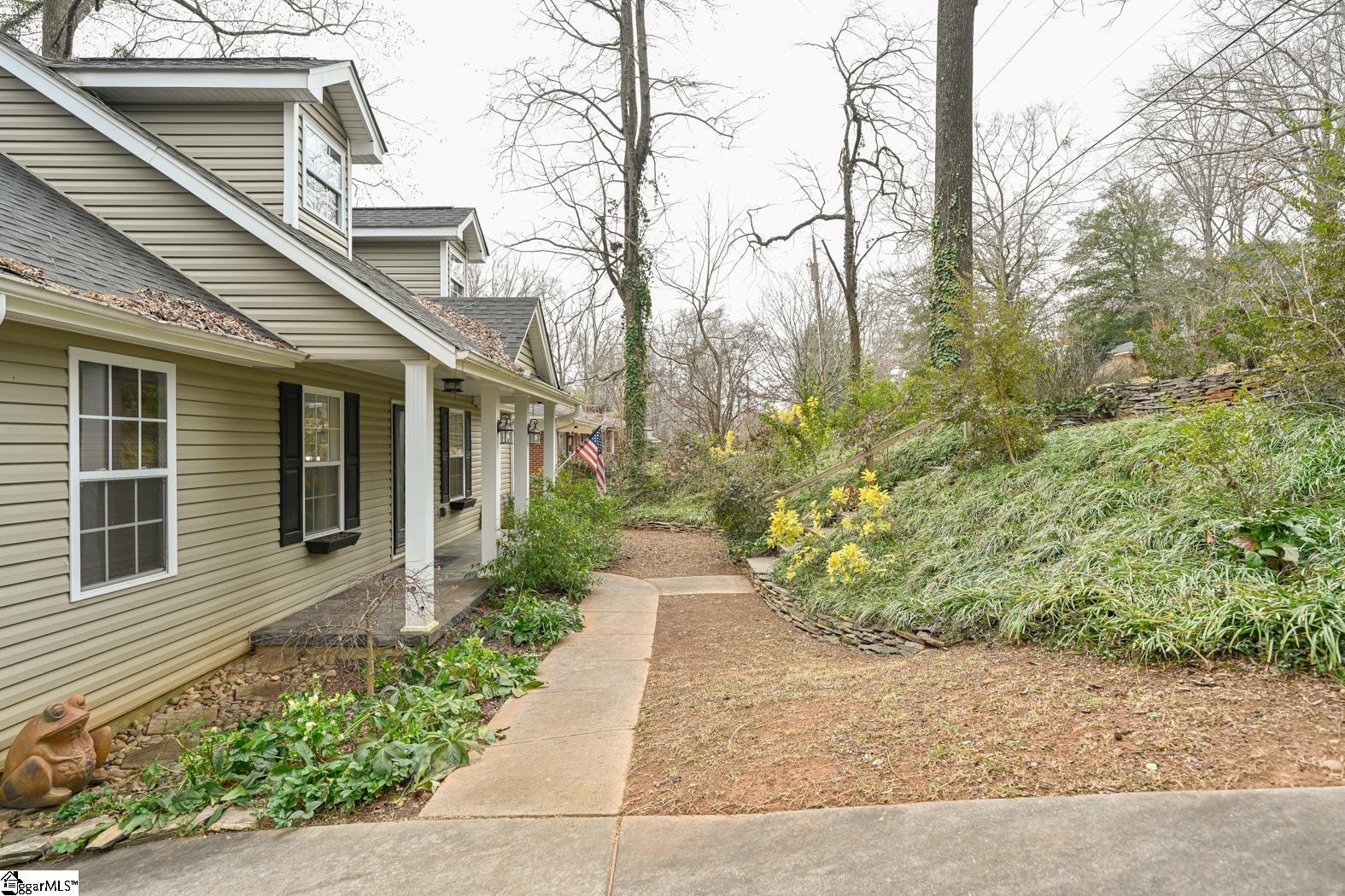 Property image 5 of 216 Dellwood Drive in Dellwood, Greenville, SC 29609