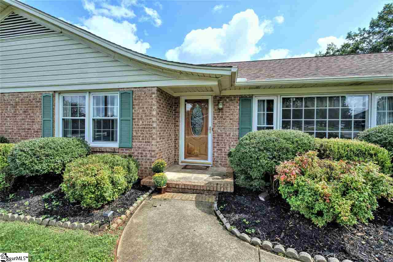 Property image 2 of 700 Butler Springs Road in Heritage Hills, Greenville, SC 29615
