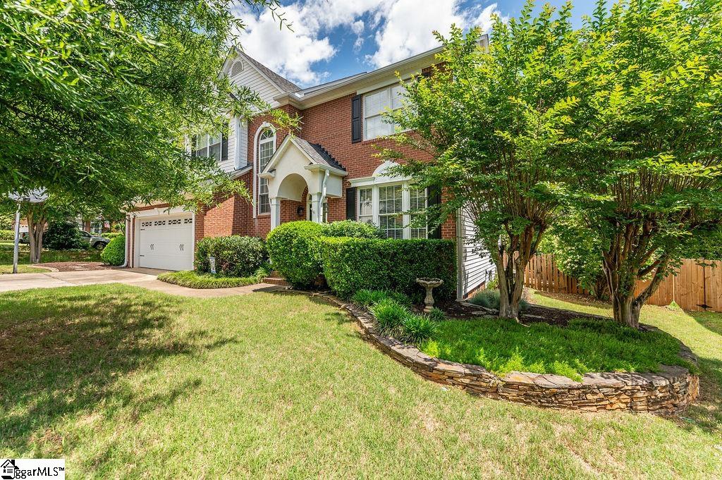 Property image 3 of 208 N Antigo Court in Hudson Forest, Greer, SC 29650
