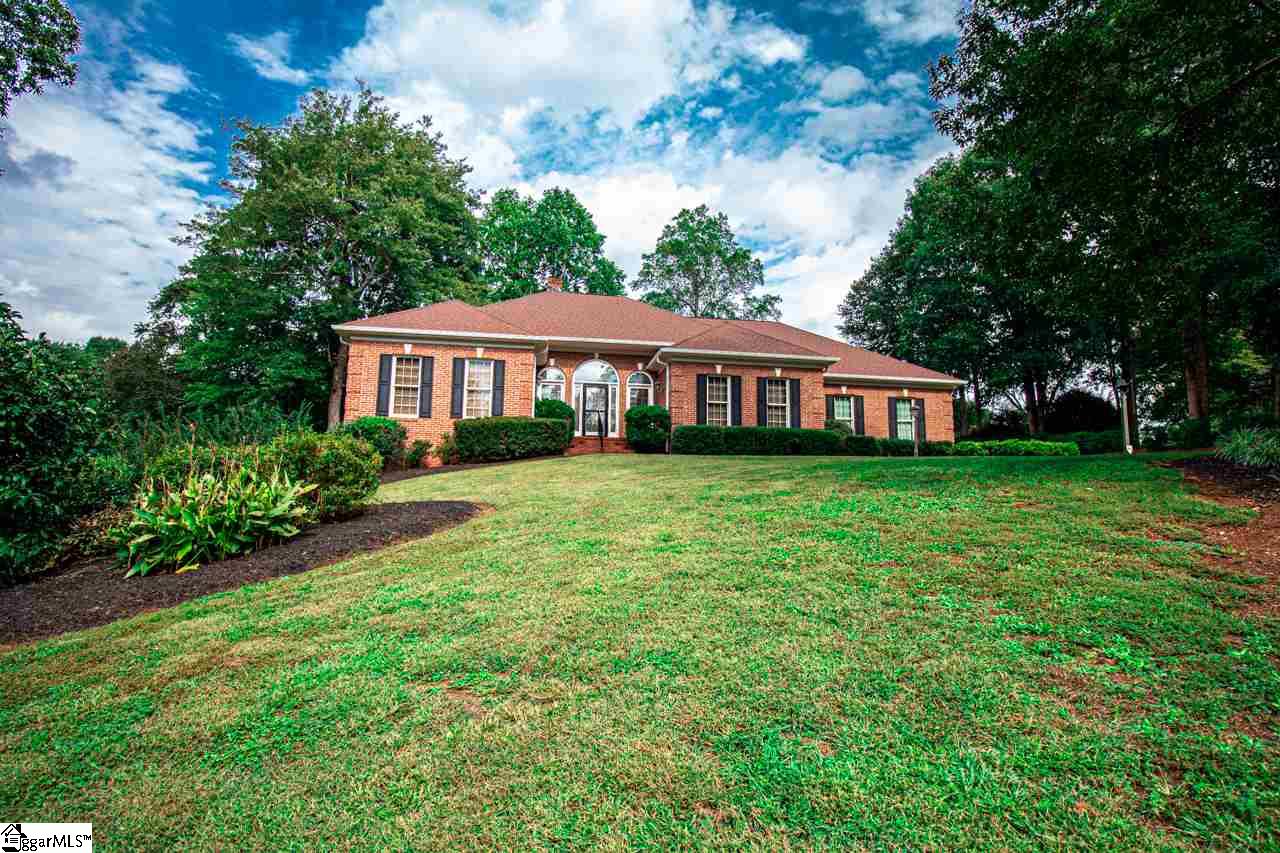 Property image 2 of 408 N Silver Ridge Drive in Silver Ridge, Greer, SC 29651