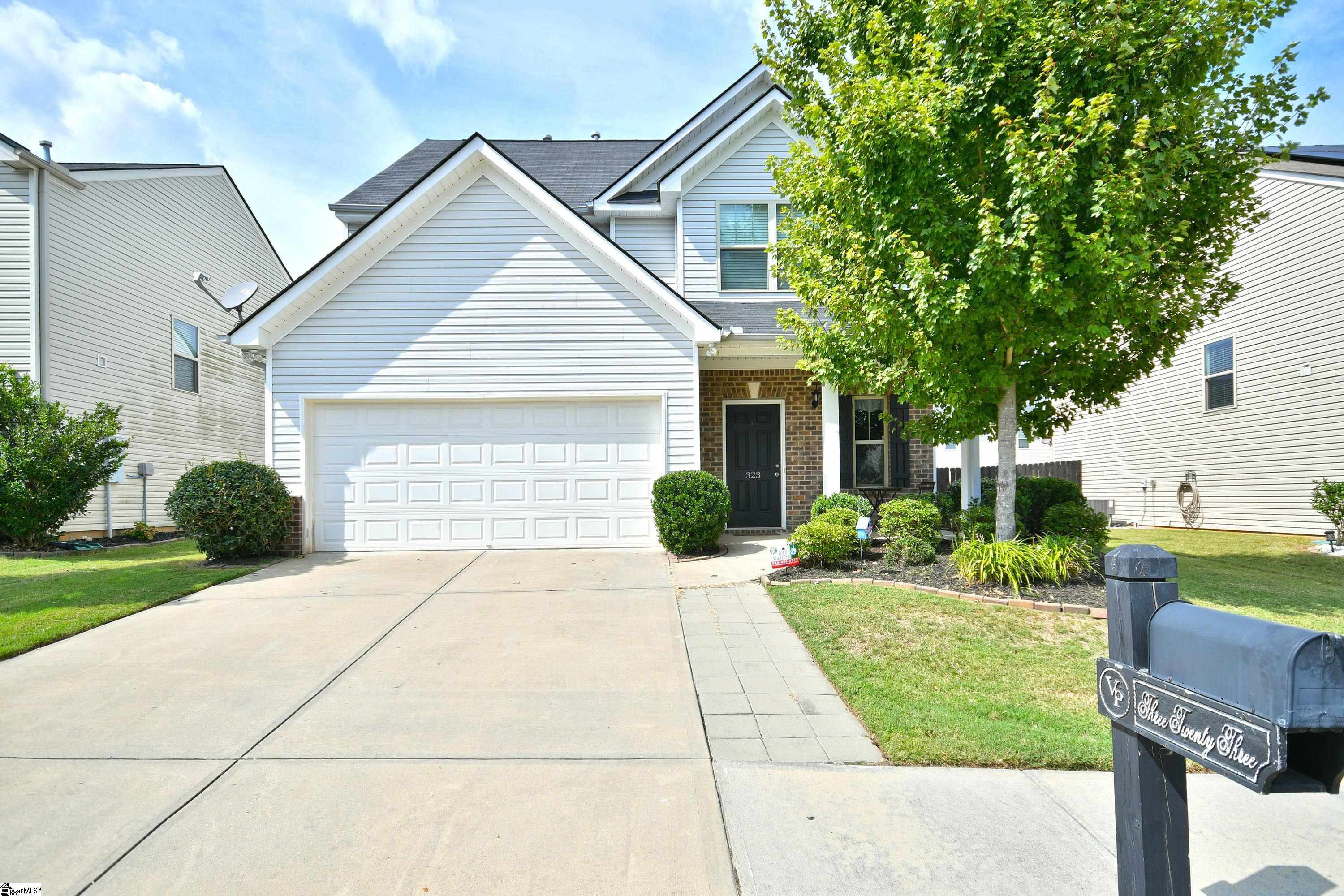 Property image 4 of 323 Barrett Chase Drive in Victoria Park, Simpsonville, SC 29680