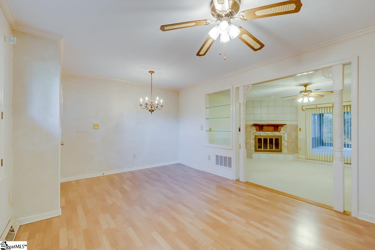 Property image 4 of 130 Colvin Road in Heritage Hills, Greenville, SC 29615