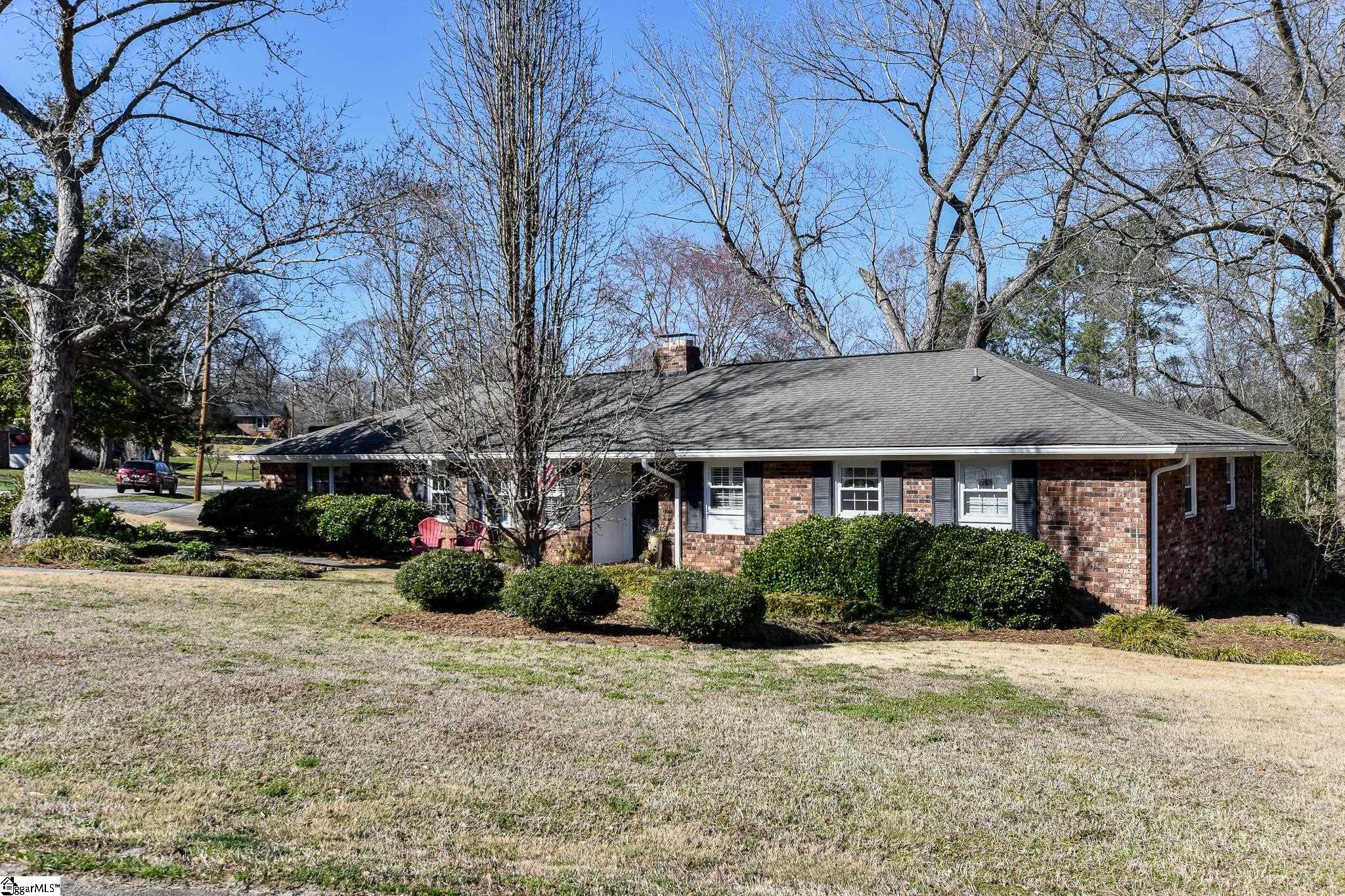 Property image 2 of 100 Iverson Street in Heritage Hills, Greenville, SC 29615