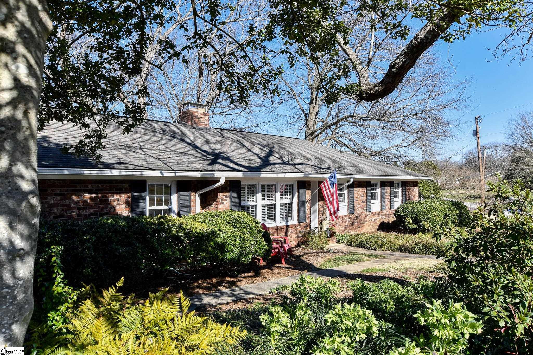 Property image 4 of 100 Iverson Street in Heritage Hills, Greenville, SC 29615