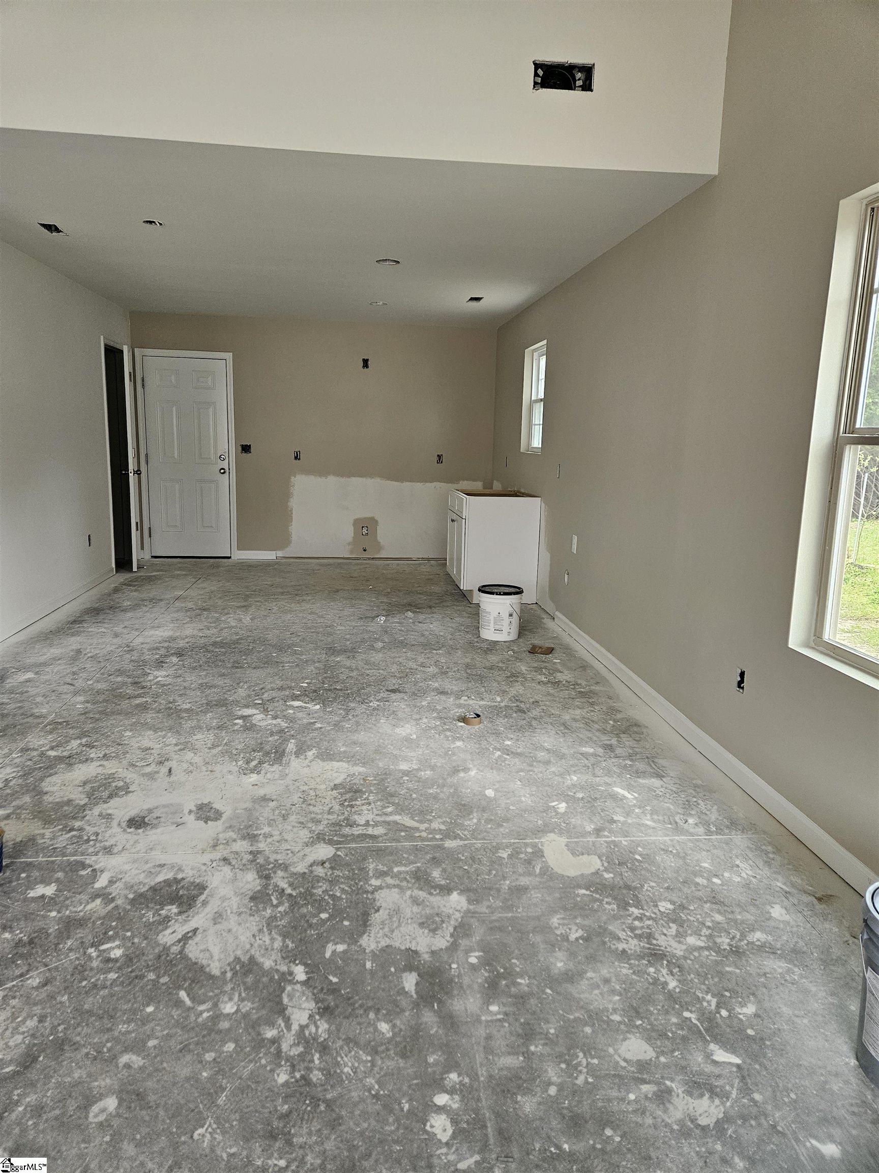 Property image 4 of 315 Dillon Drive in Blossom Meadows, Clinton, SC 29325