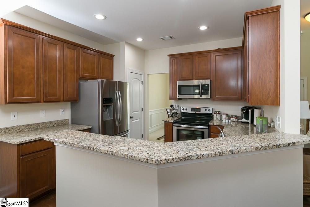 Property image 2 of 7 Cedarhill Court in Harrison Cove, Simpsonville, SC 29681