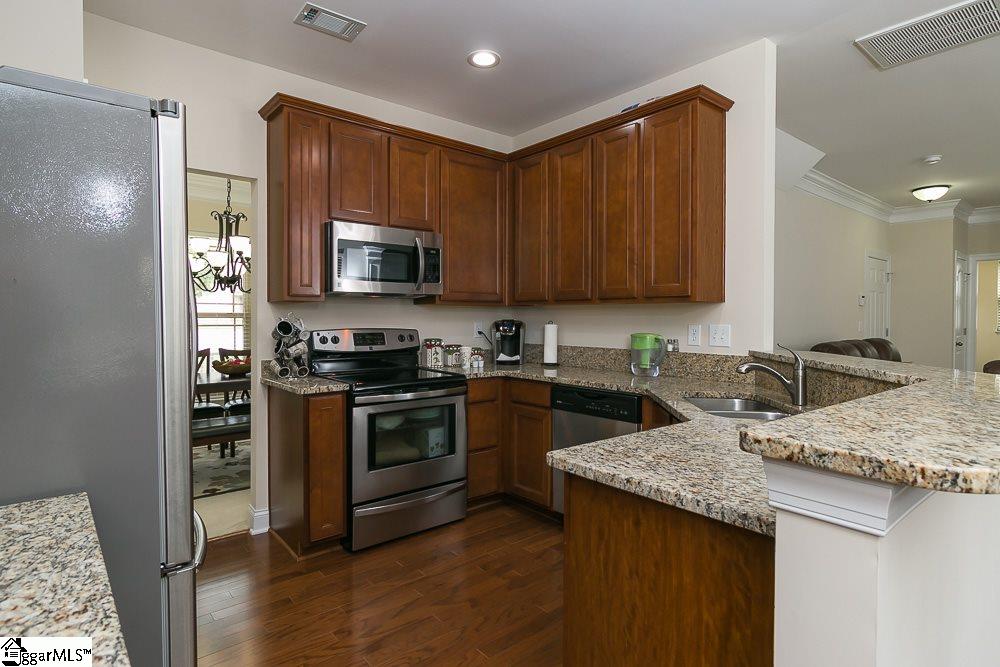 Property image 3 of 7 Cedarhill Court in Harrison Cove, Simpsonville, SC 29681