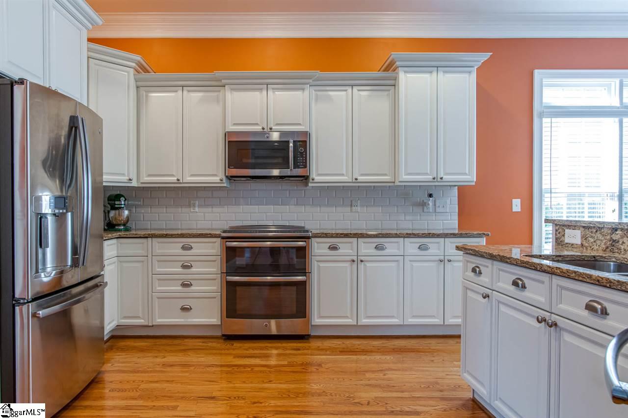 Property image 4 of 121 APPLEWOOD Drive in Tuscan Woods, Greenville, SC 29615