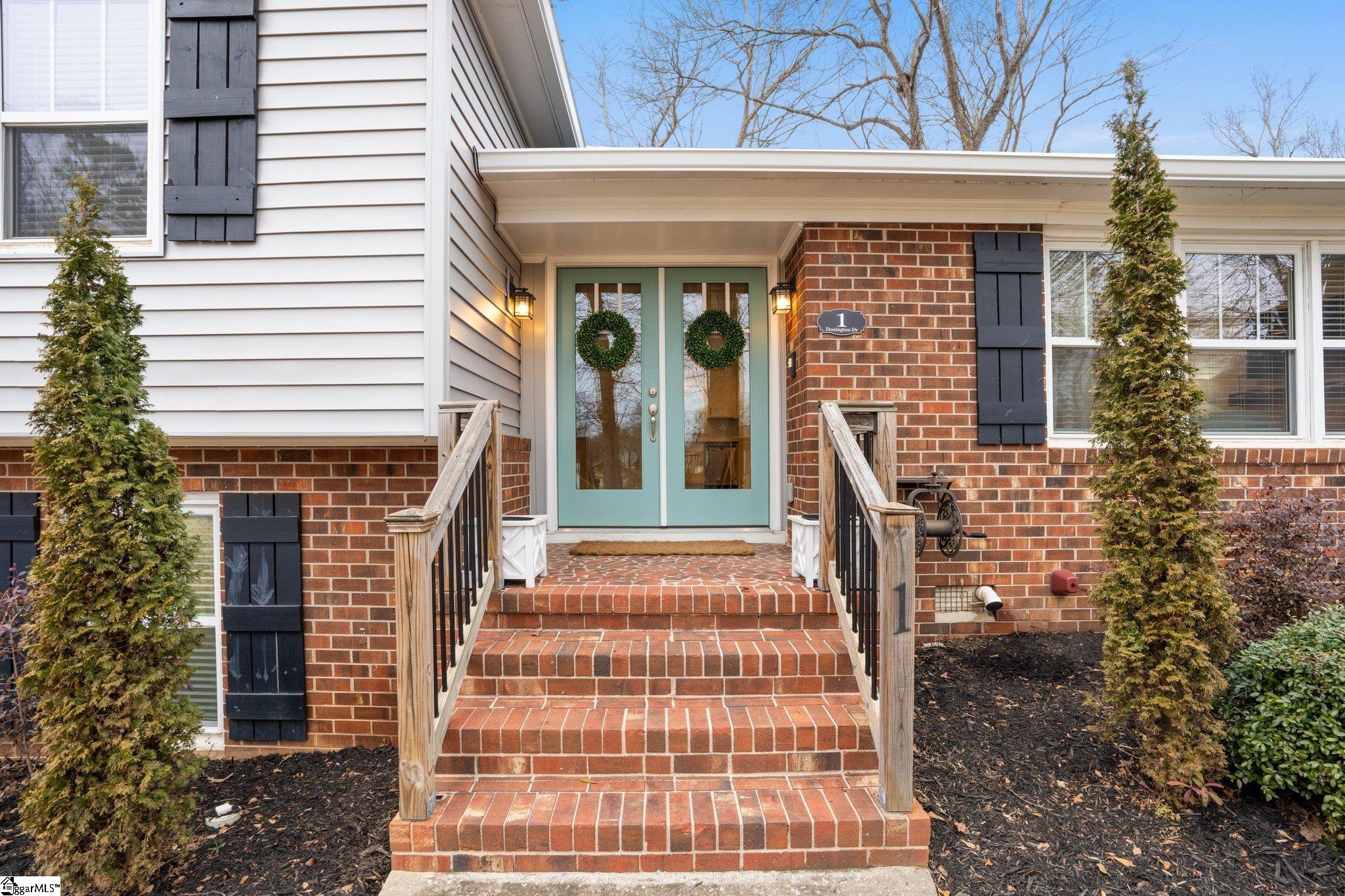 Property image 5 of 1 Donington Drive in Kingsgate, Greenville, SC 29615