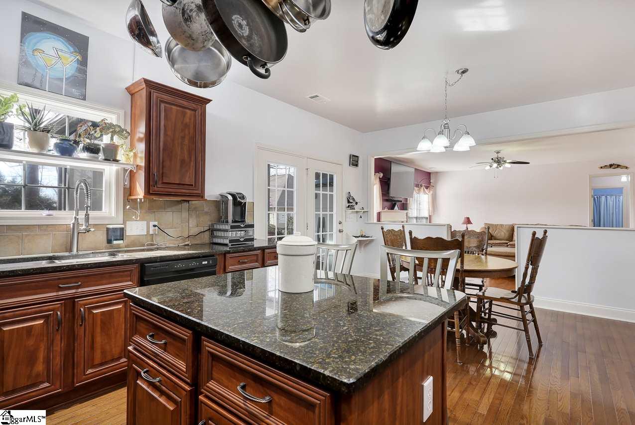 Property image 4 of 404 Abby Circle in Tanner Estates, Greenville, SC 29607