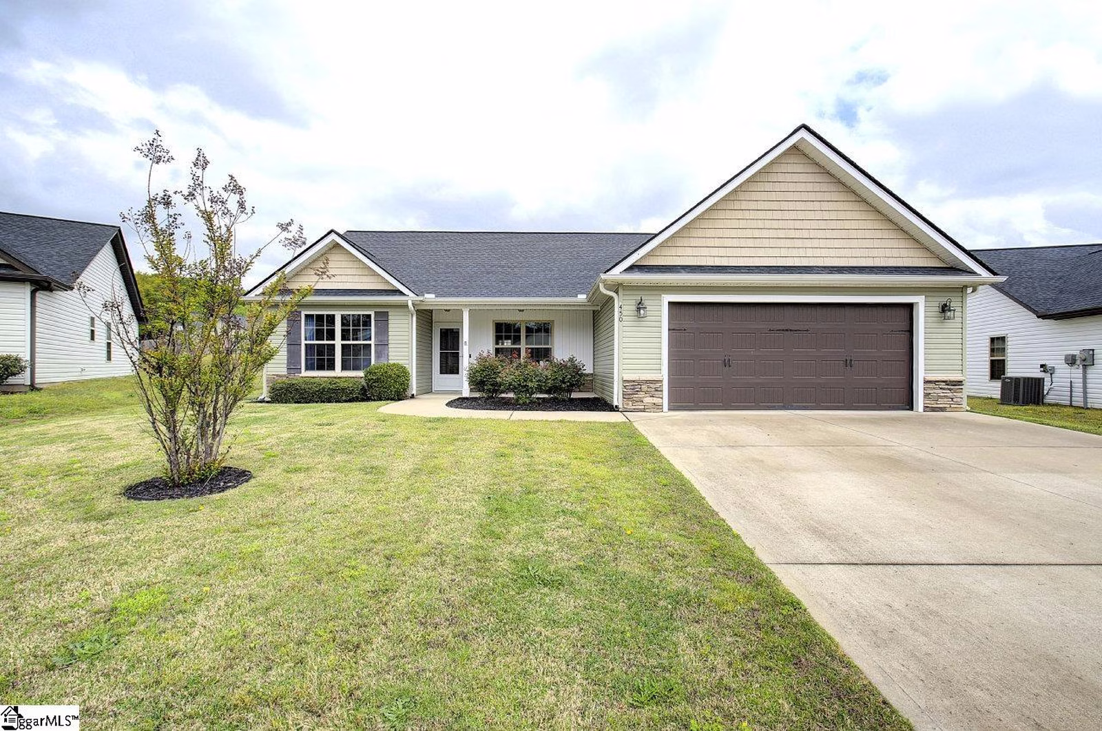 Property image 1 at 450 Peaksview Drive, Simpsonville, SC 29681