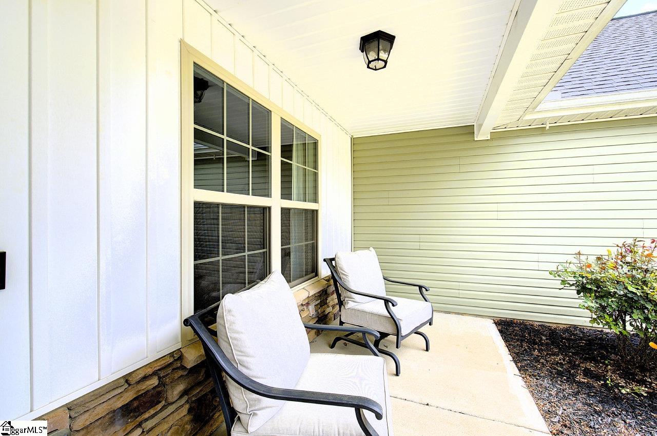 Property image 5 of 450 Peaksview Drive in Lockeland Park, Simpsonville, SC 29681