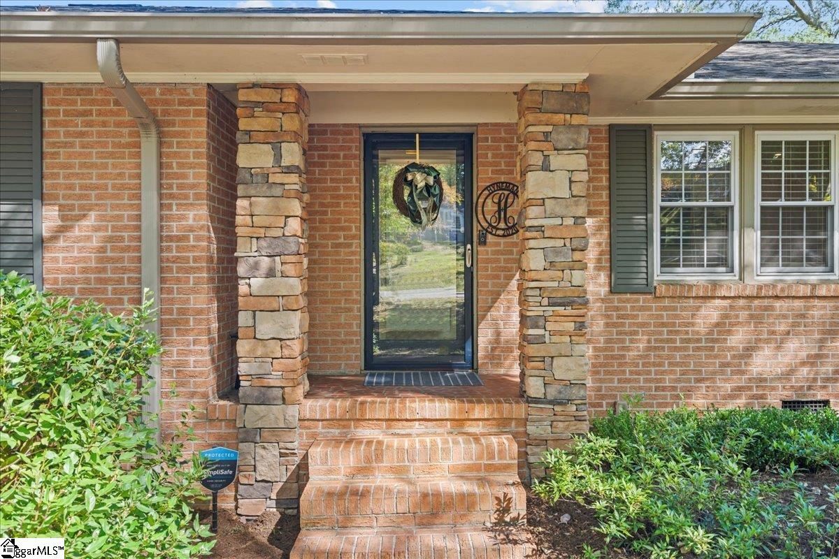 Property image 2 of 723 Richbourg Road in Heritage Hills, Greenville, SC 29615