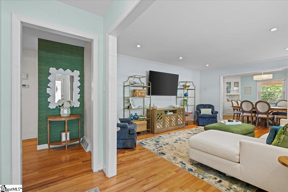 Property image 3 of 723 Richbourg Road in Heritage Hills, Greenville, SC 29615
