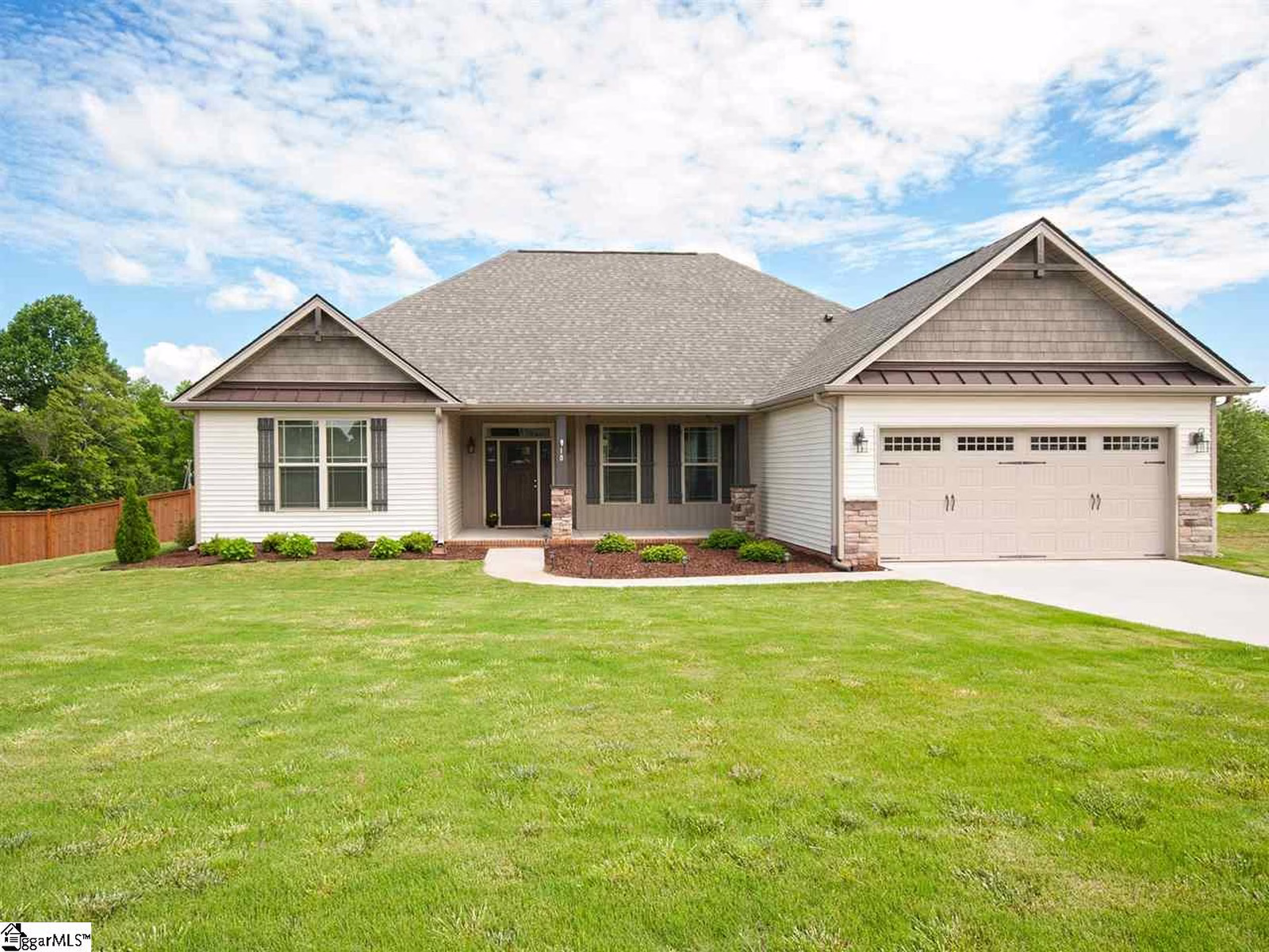 Property image 1 at 10 Rising Meadow Lane, Taylors, SC 29687