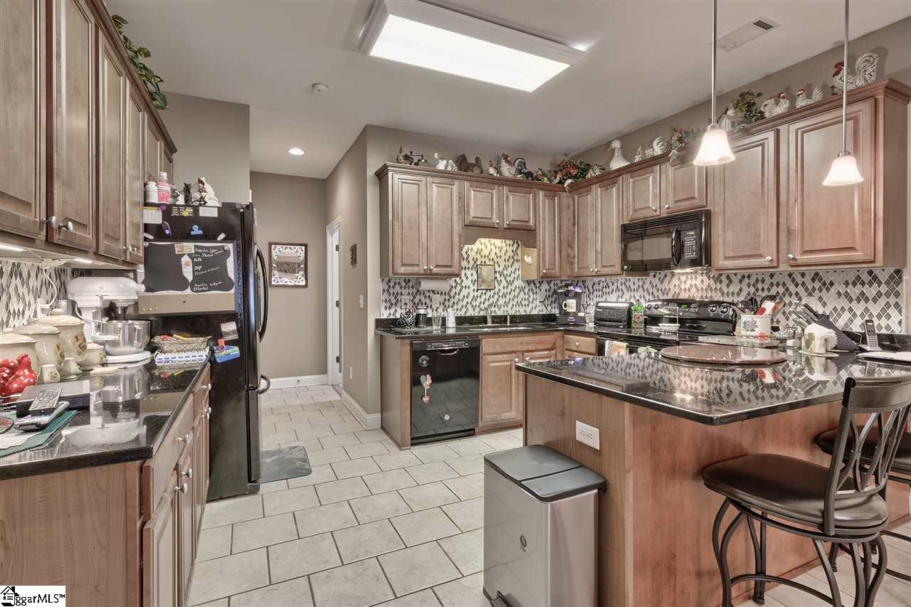 Property image 4 of 38 Hillsborough Drive in Crayton Hall, Anderson, SC 29621