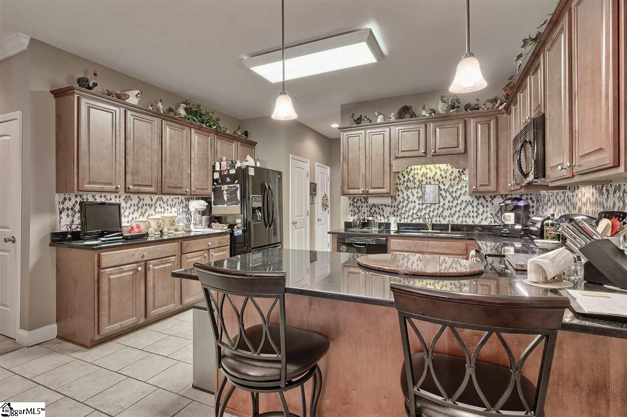Property image 5 of 38 Hillsborough Drive in Crayton Hall, Anderson, SC 29621