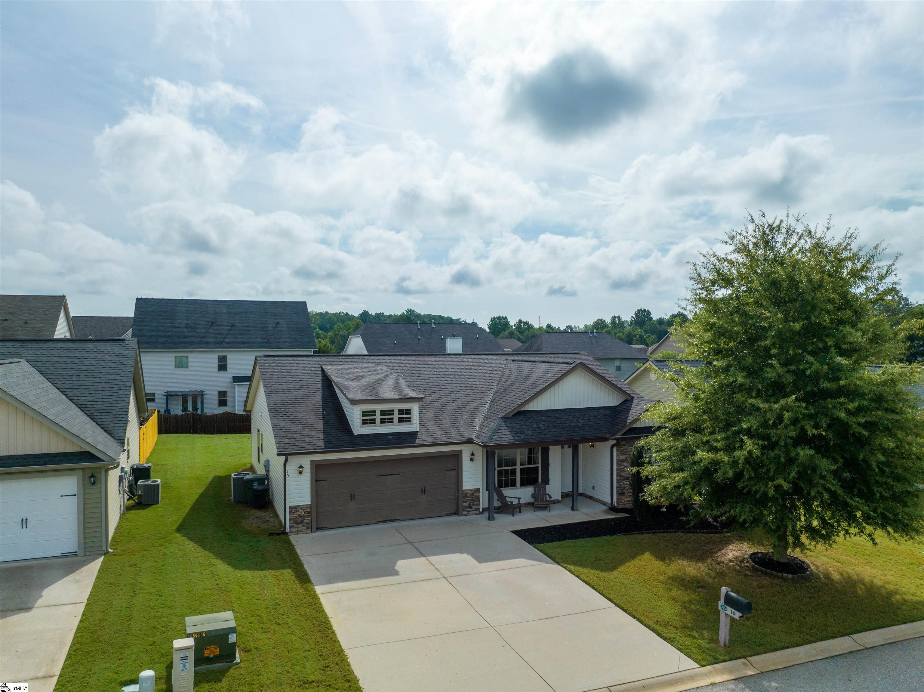 Property image 2 of 10 Herndon Court in Lockeland Park, Simpsonville, SC 29681