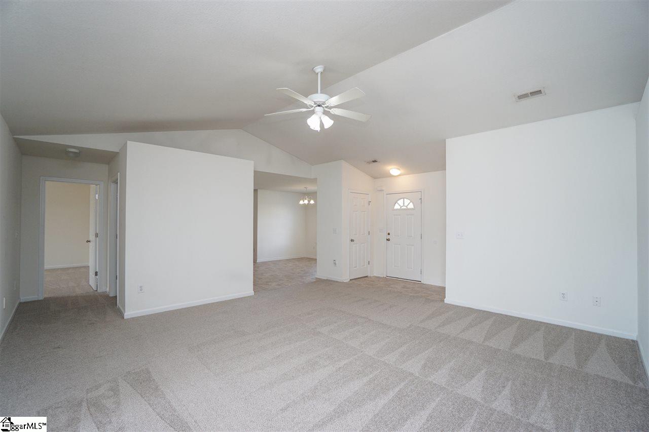 Property image 4 of 407 Lynnell Way in Tyger Shoals, Moore, SC 29369