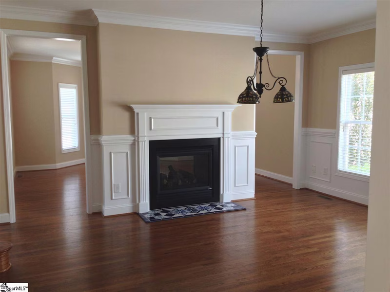 Property image 2 at 4 Applewood Drive, Greenville, SC 29615