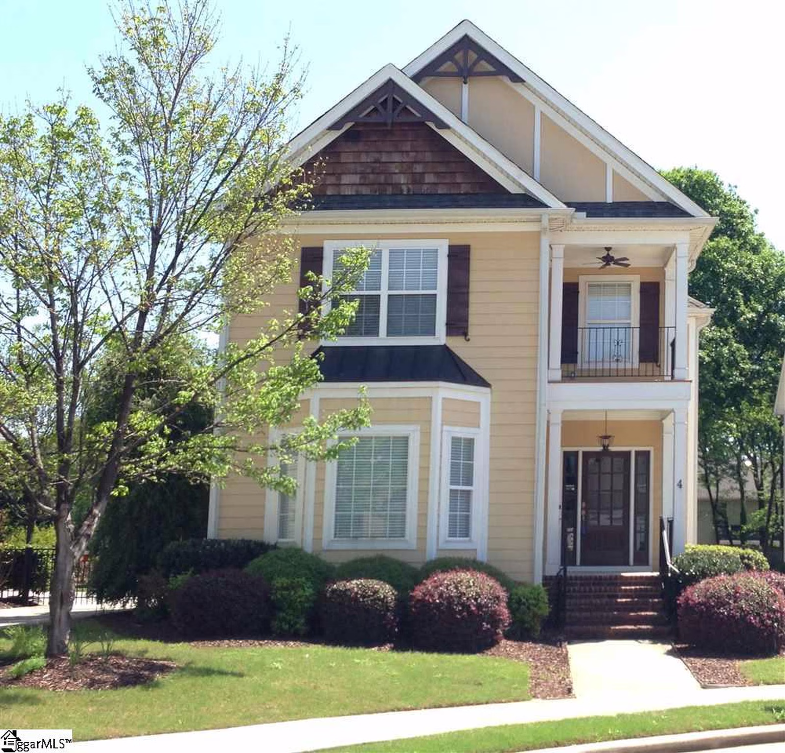 Property image 1 at 4 Applewood Drive, Greenville, SC 29615